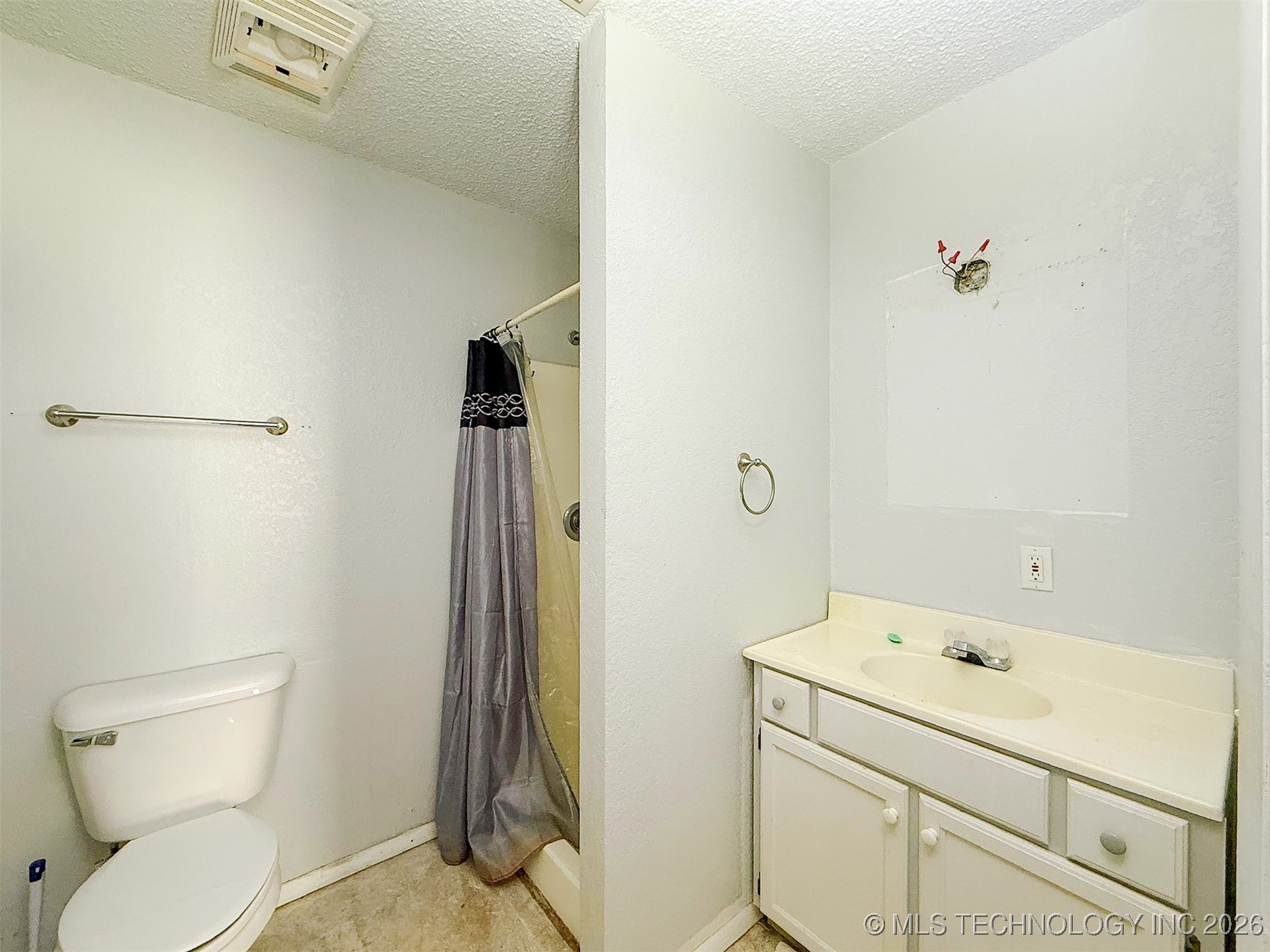 1231 W Easy Street Property Photo 30