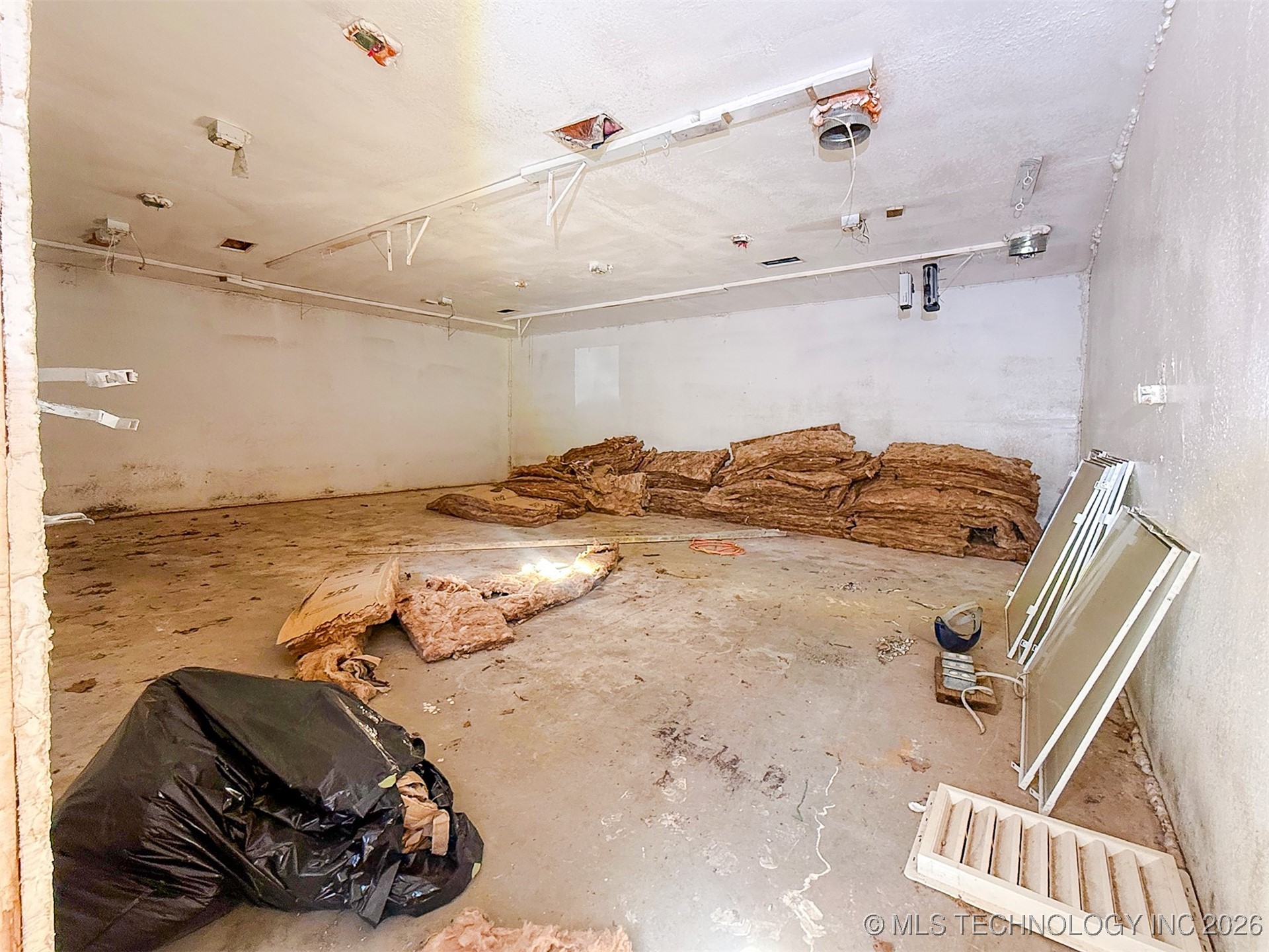 1231 W Easy Street Property Photo 40