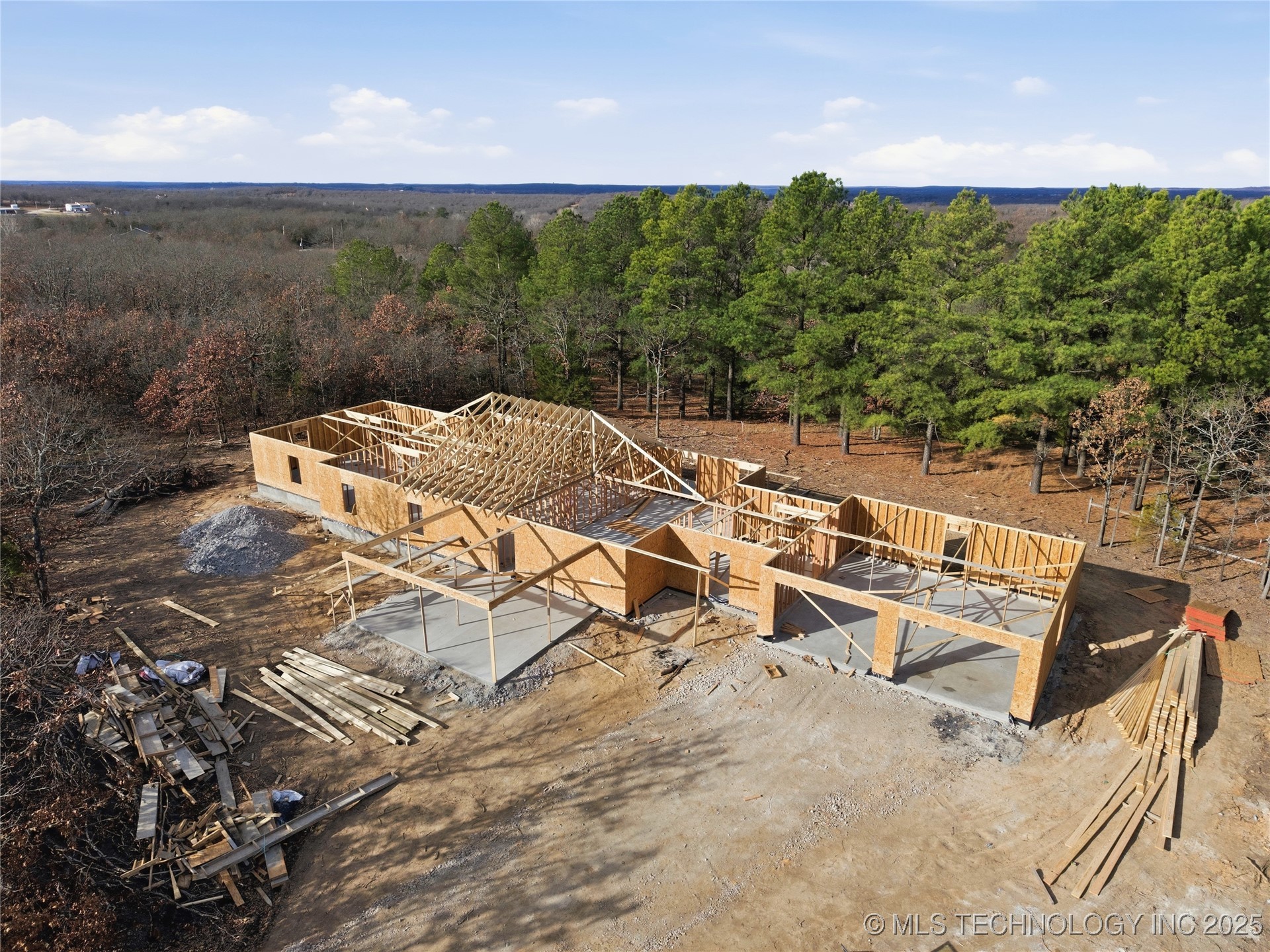 001 New Prue Road Property Photo 6