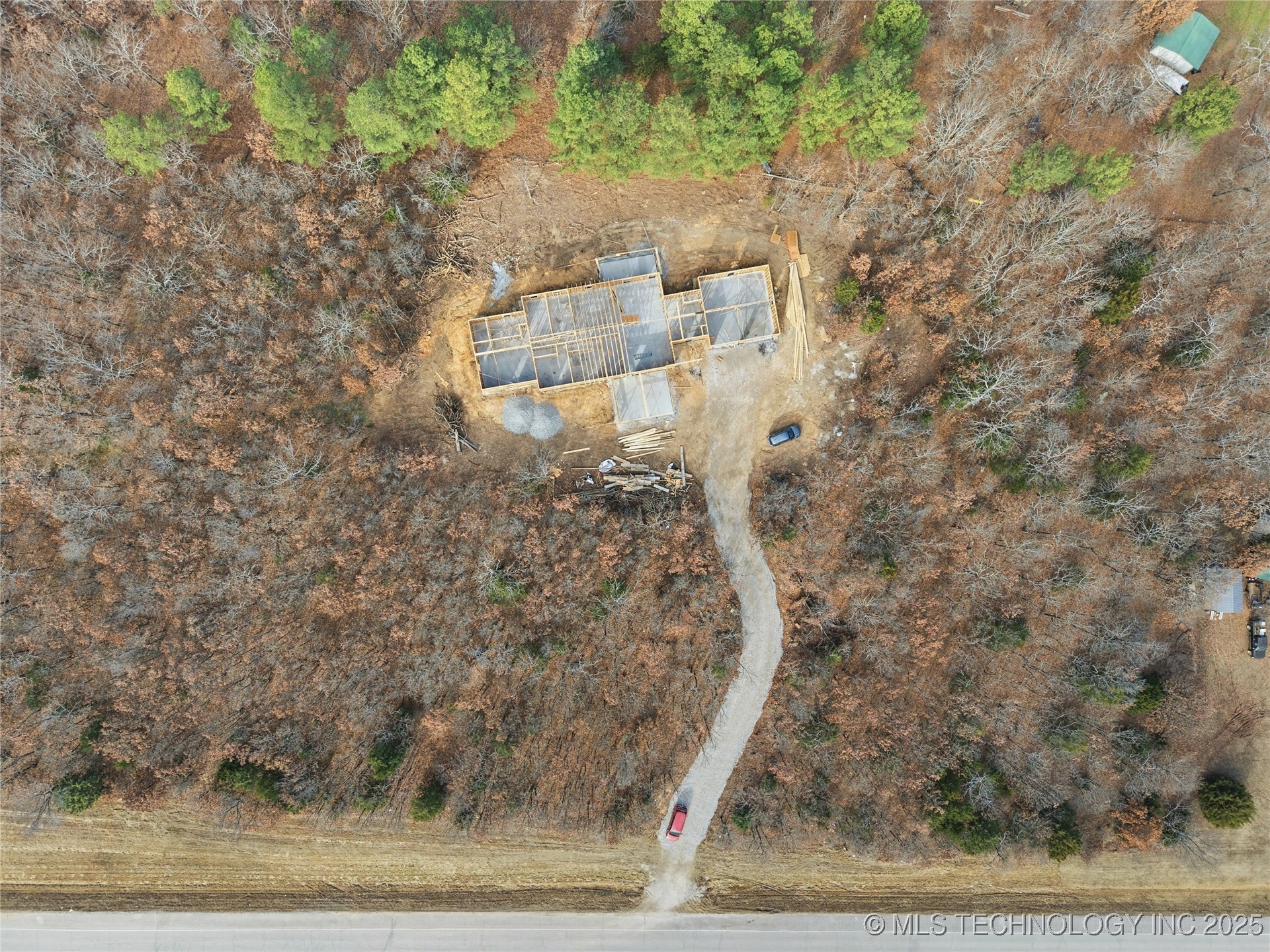 001 New Prue Road Property Photo 8