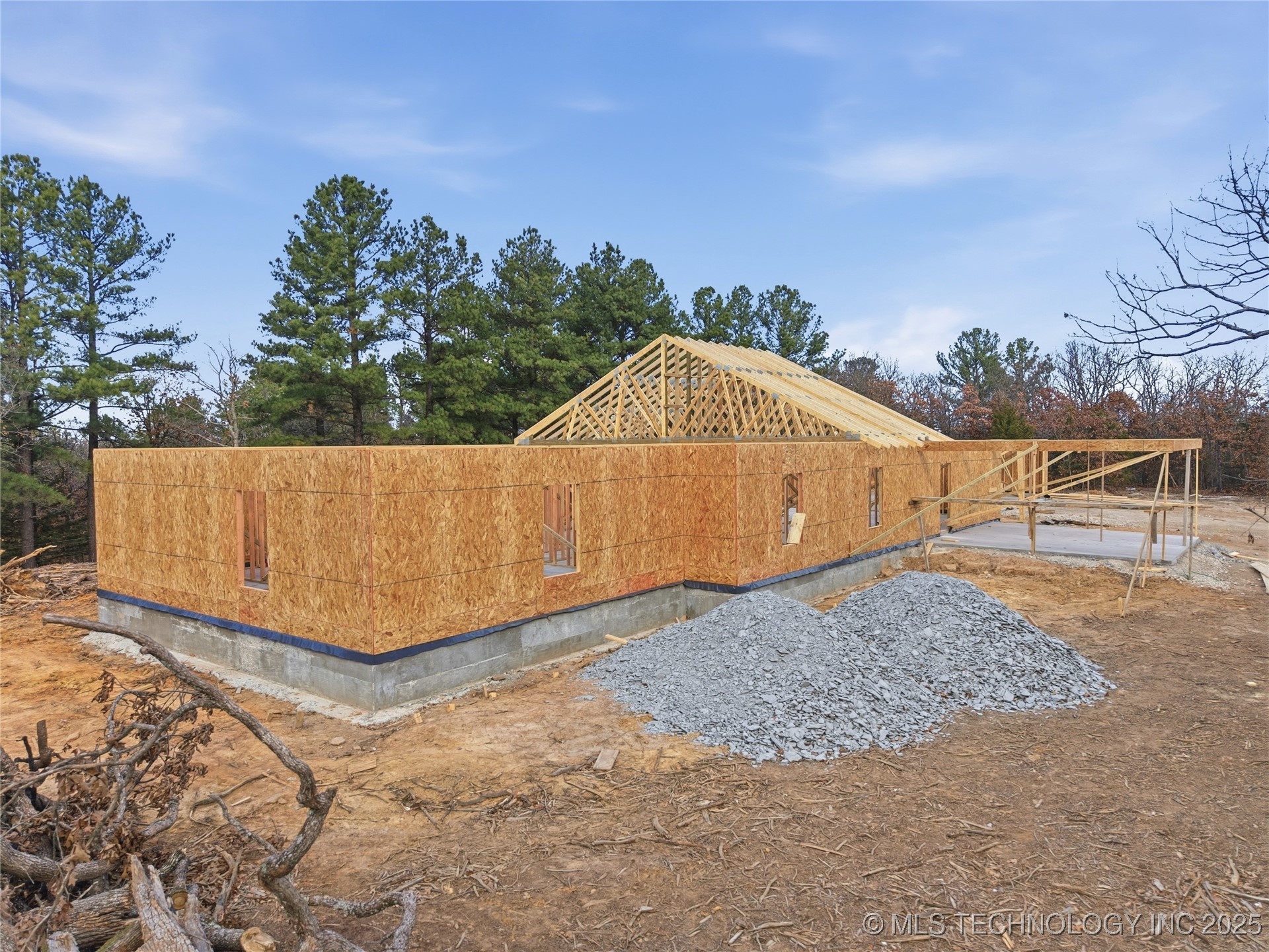 001 New Prue Road Property Photo 9