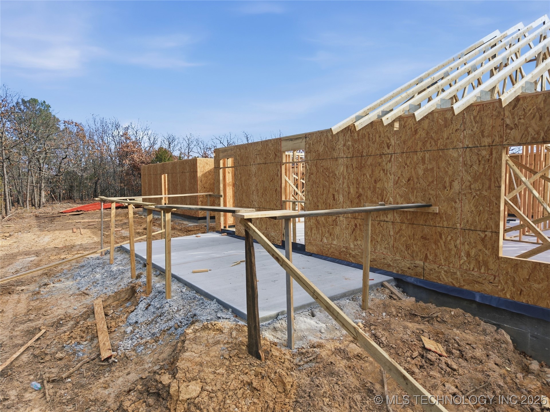 001 New Prue Road Property Photo 17