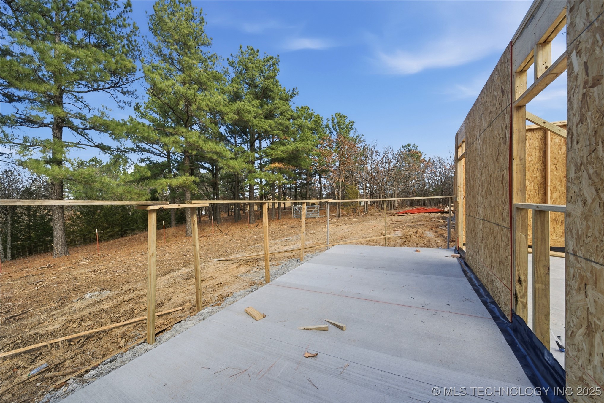 001 New Prue Road Property Photo 18