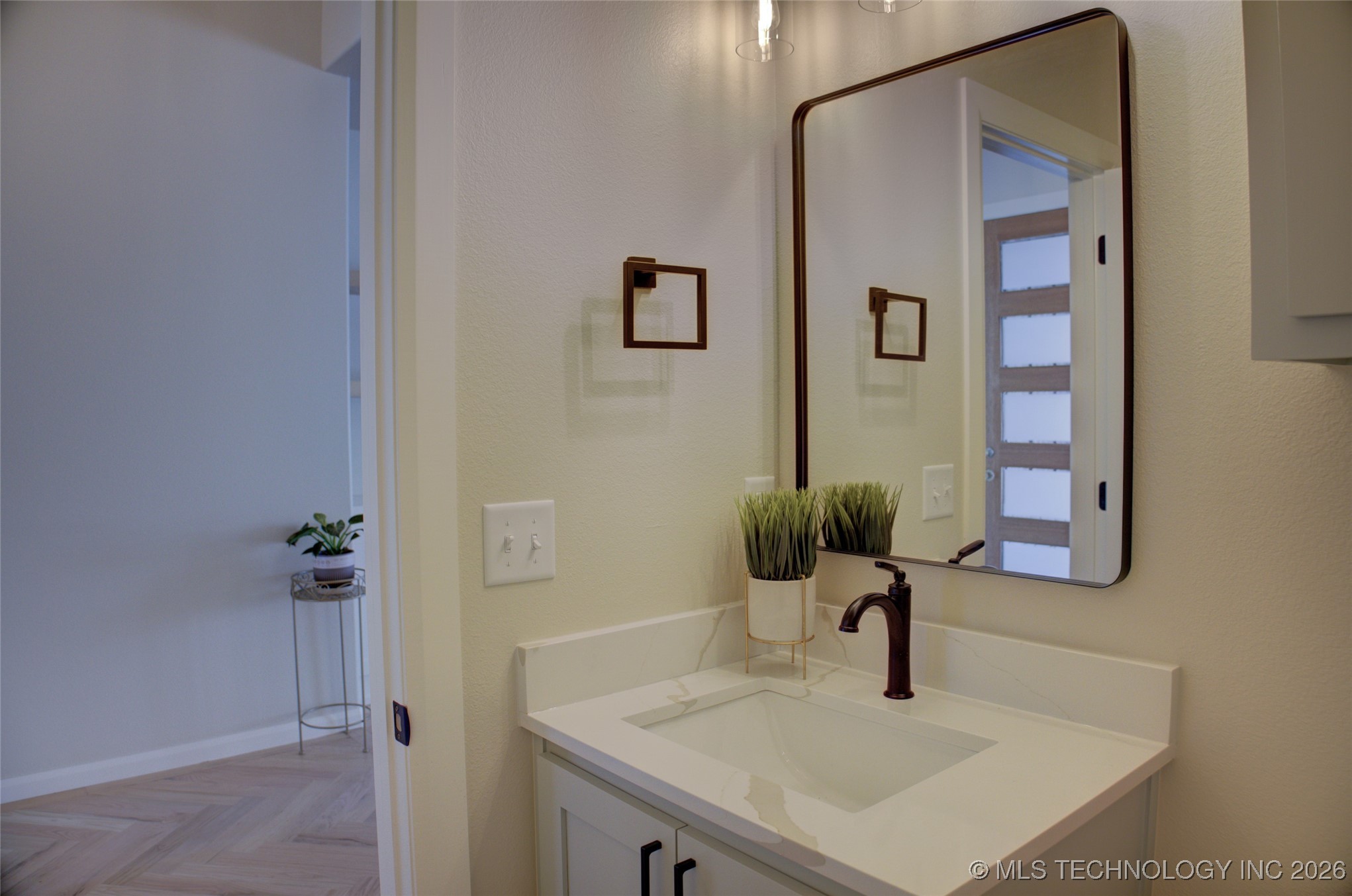 6804 S 337th East Avenue Property Photo 6