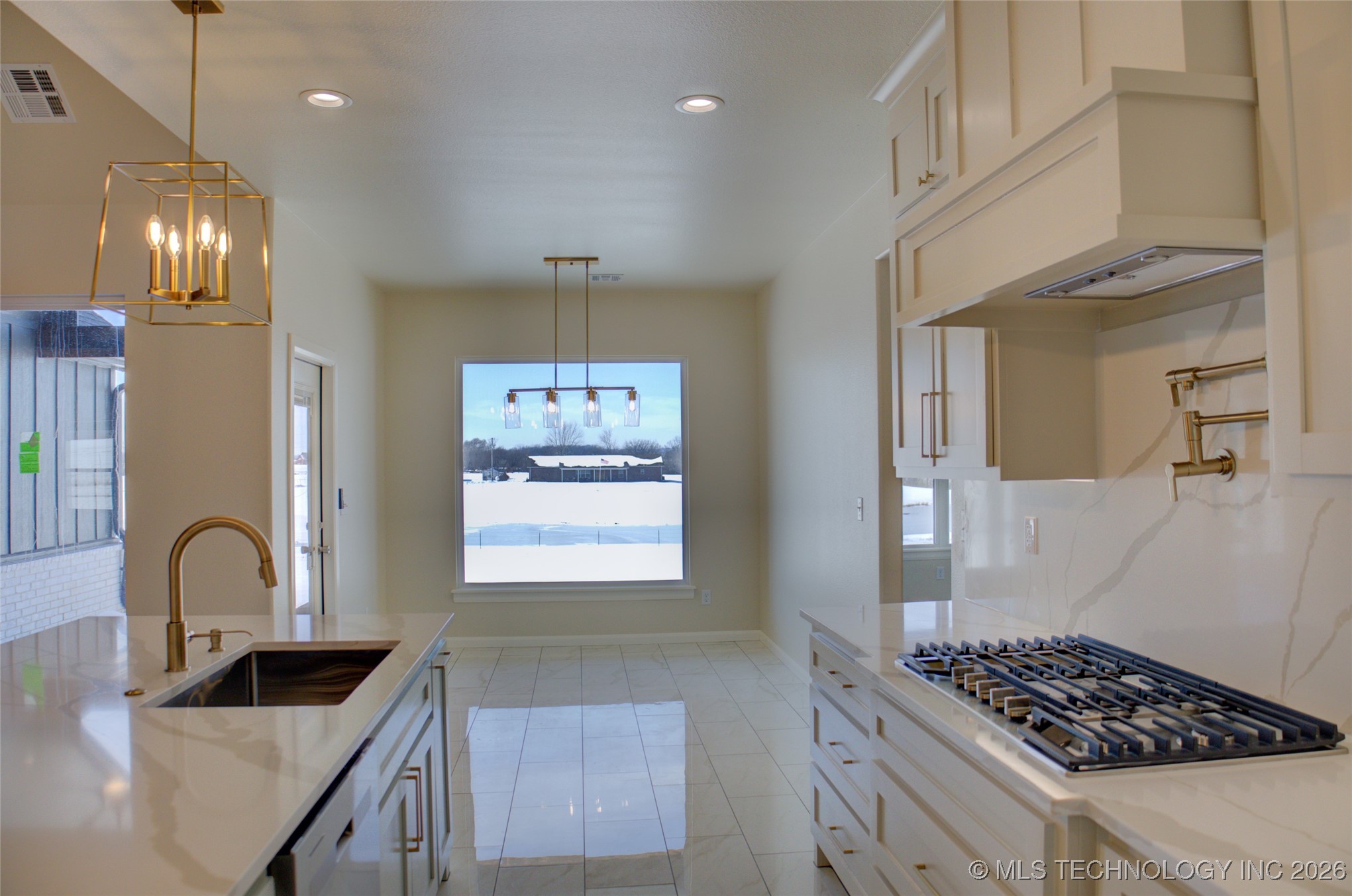 6804 S 337th East Avenue Property Photo 12