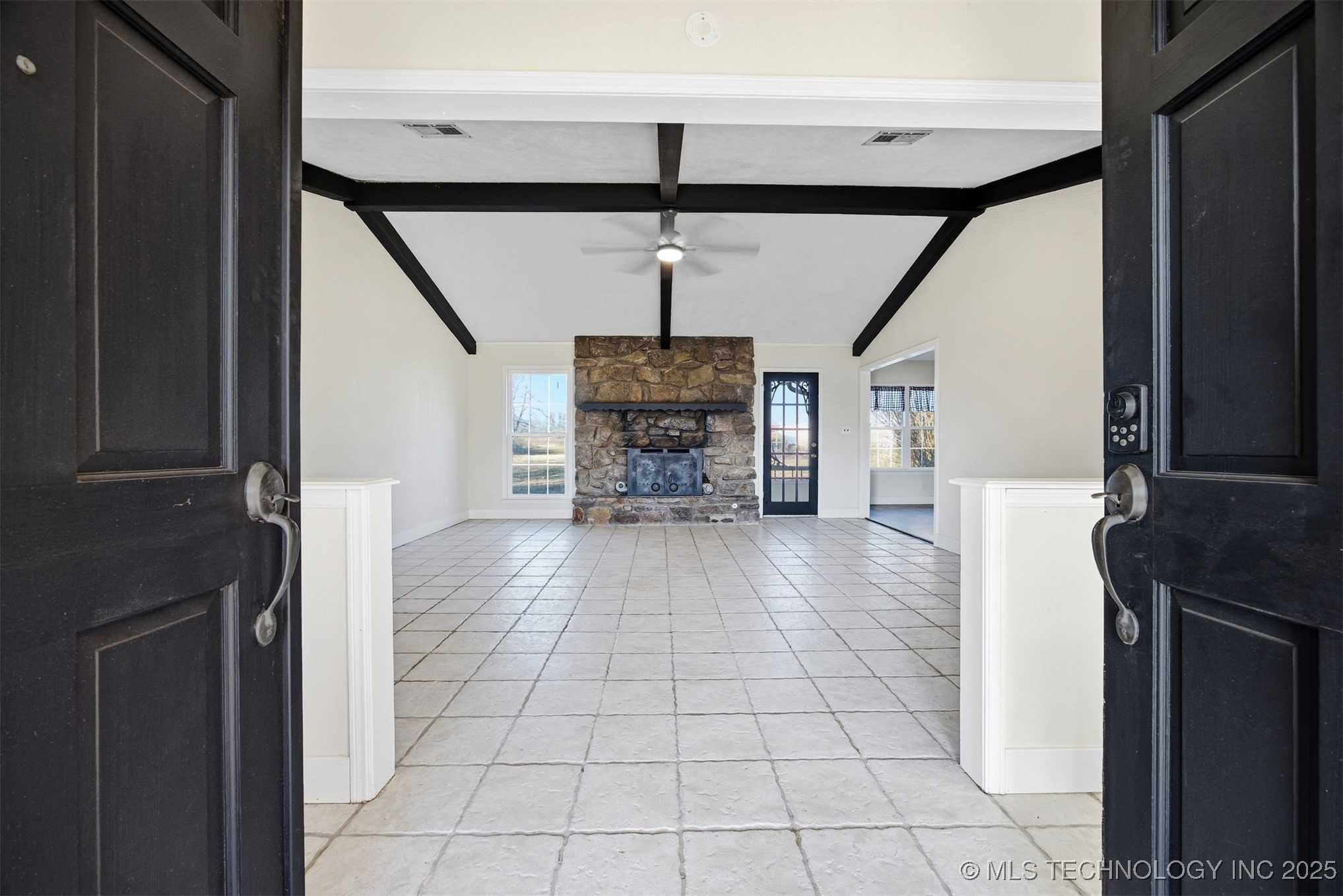 23979 E 320 Road Property Photo 5