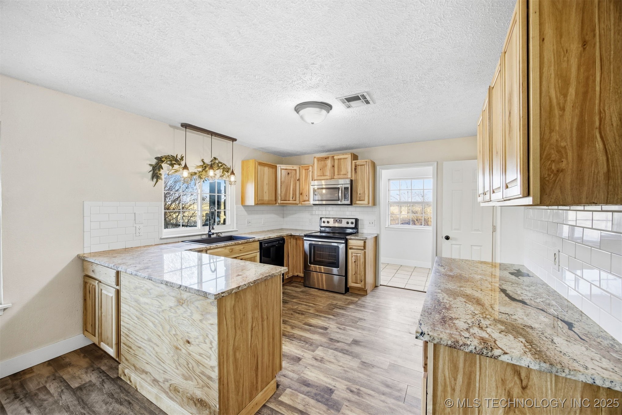 23979 E 320 Road Property Photo 16