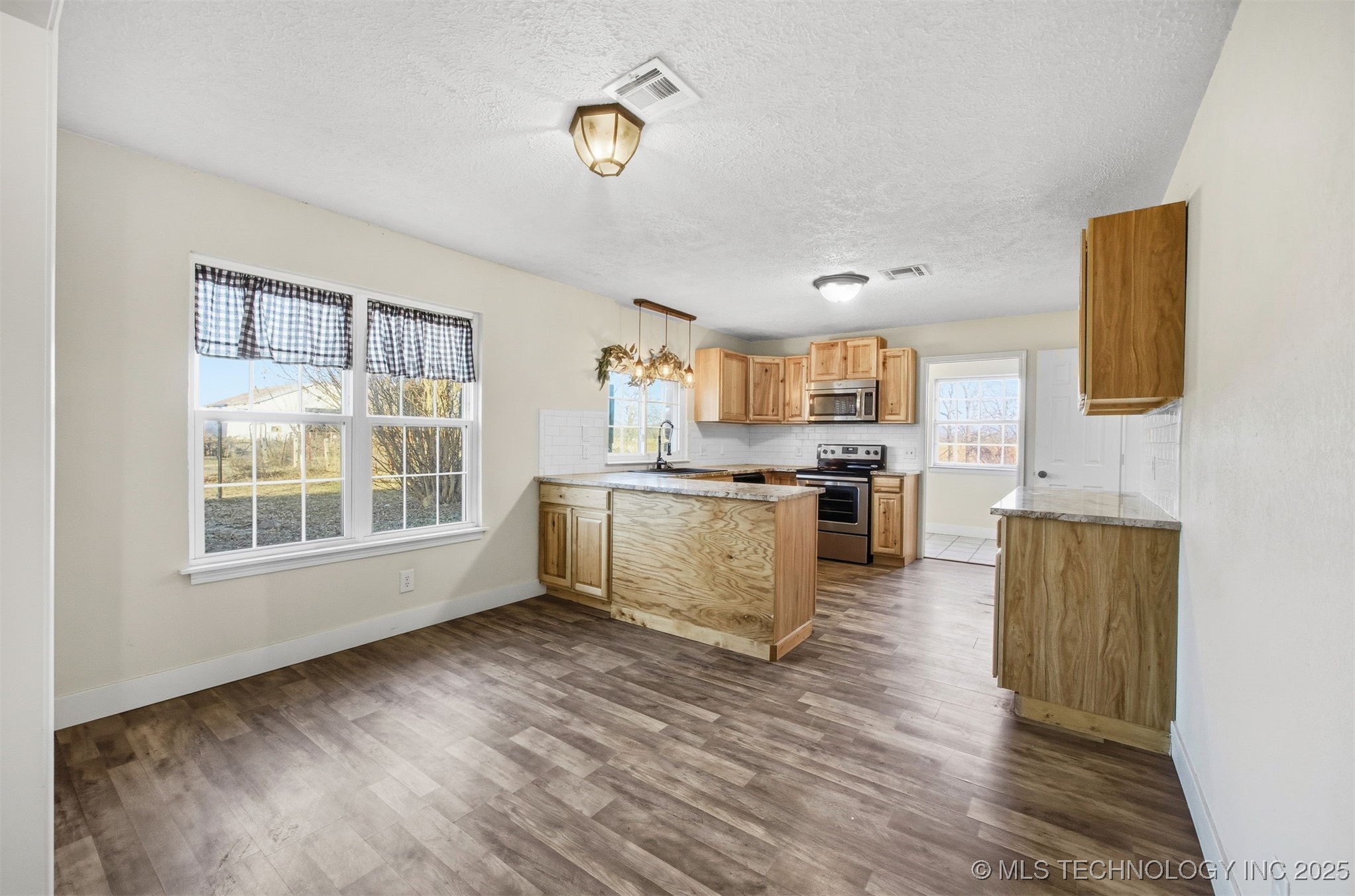 23979 E 320 Road Property Photo 17