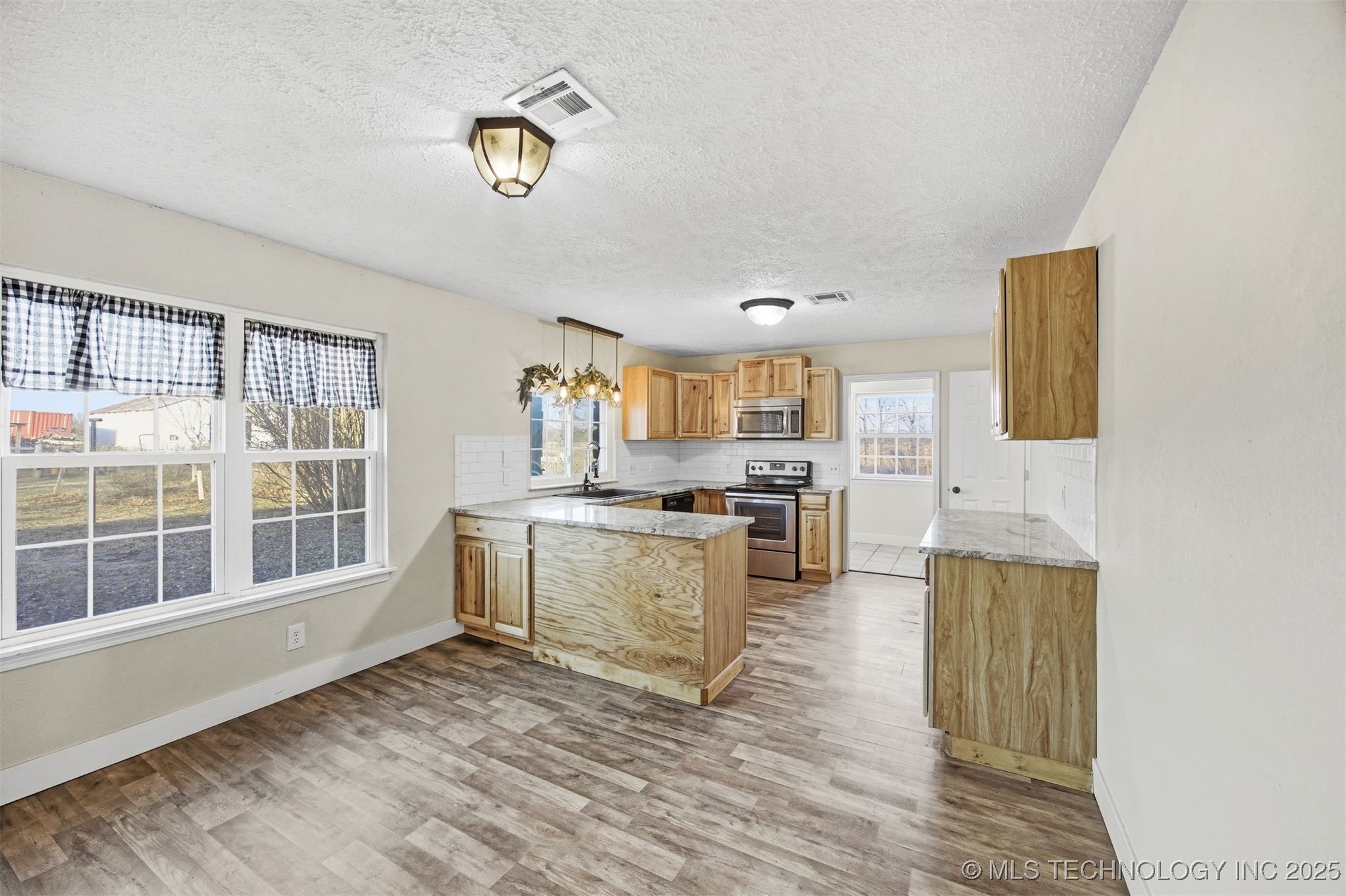 23979 E 320 Road Property Photo 18