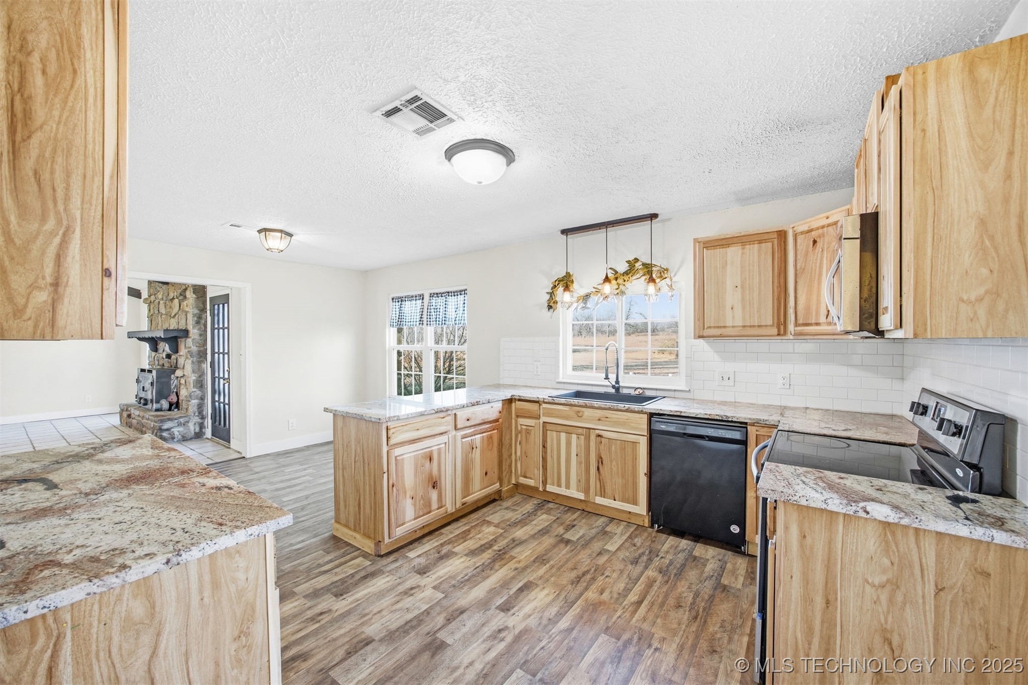 23979 E 320 Road Property Photo 22