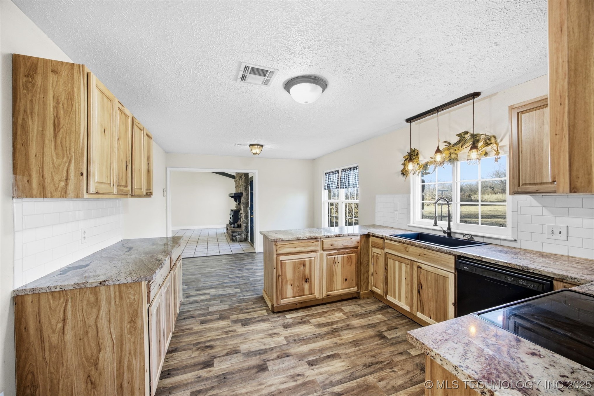 23979 E 320 Road Property Photo 23