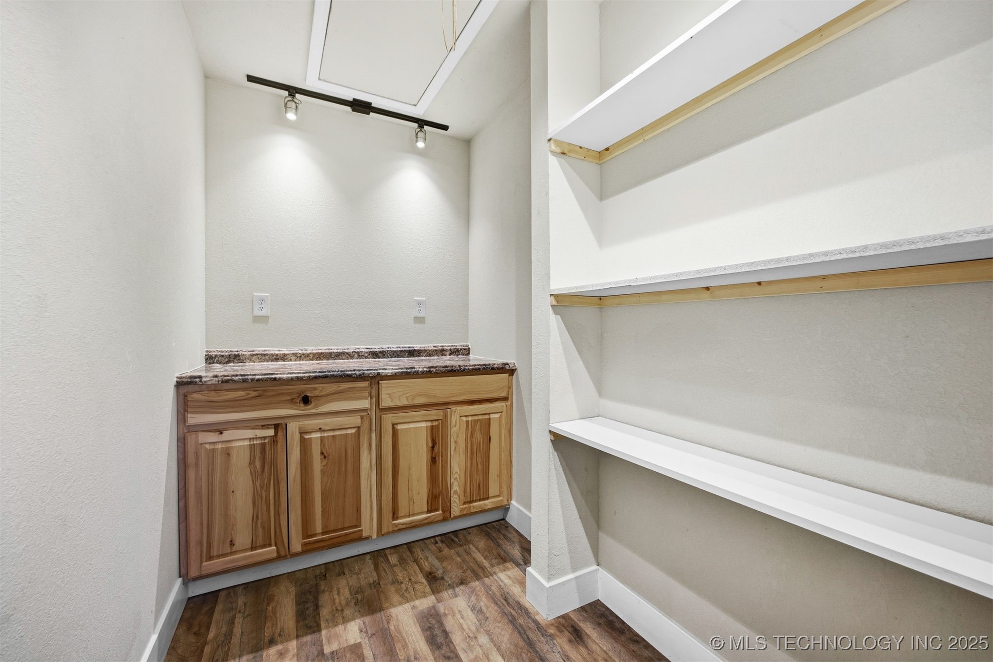 23979 E 320 Road Property Photo 25