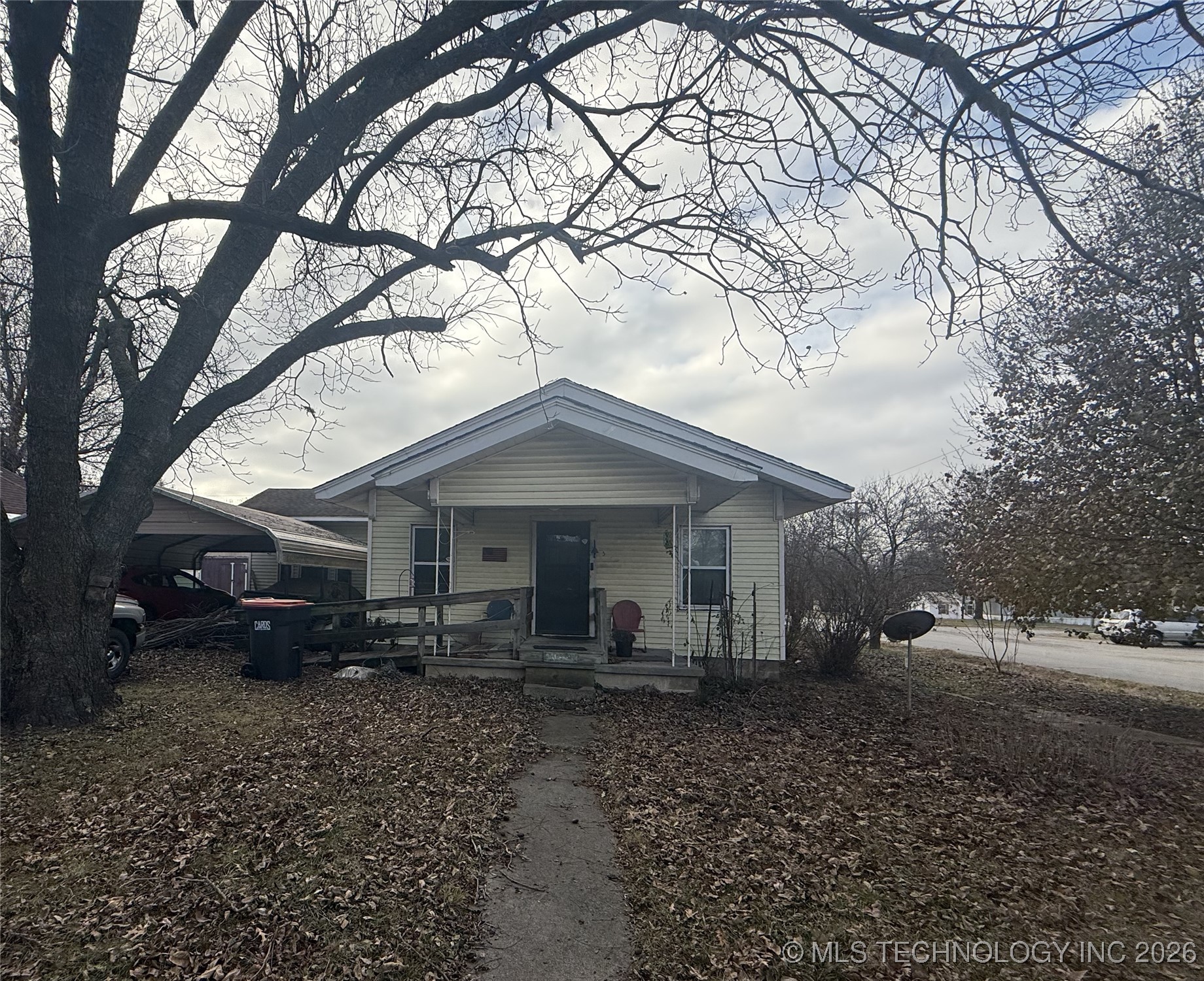 300 E Hester Street Property Photo 1