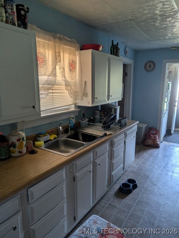 300 E Hester Street Property Photo 7