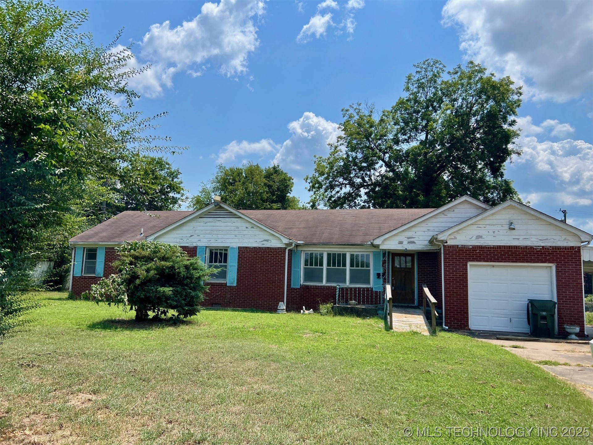 1636 E 4th Street Property Photo 1