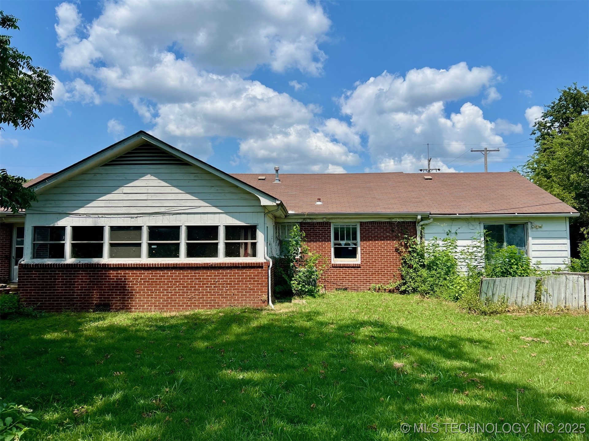 1636 E 4th Street Property Photo 4