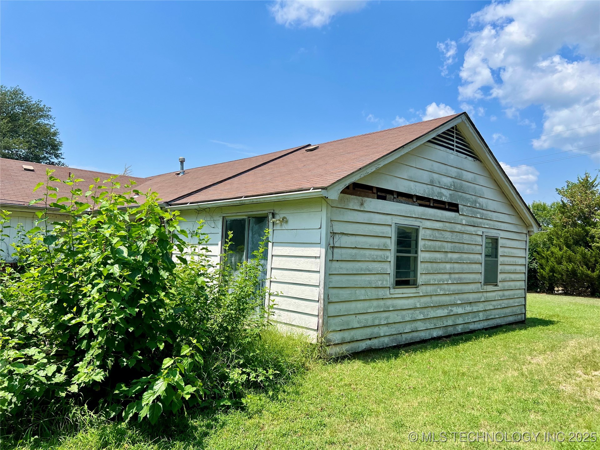 1636 E 4th Street Property Photo 5