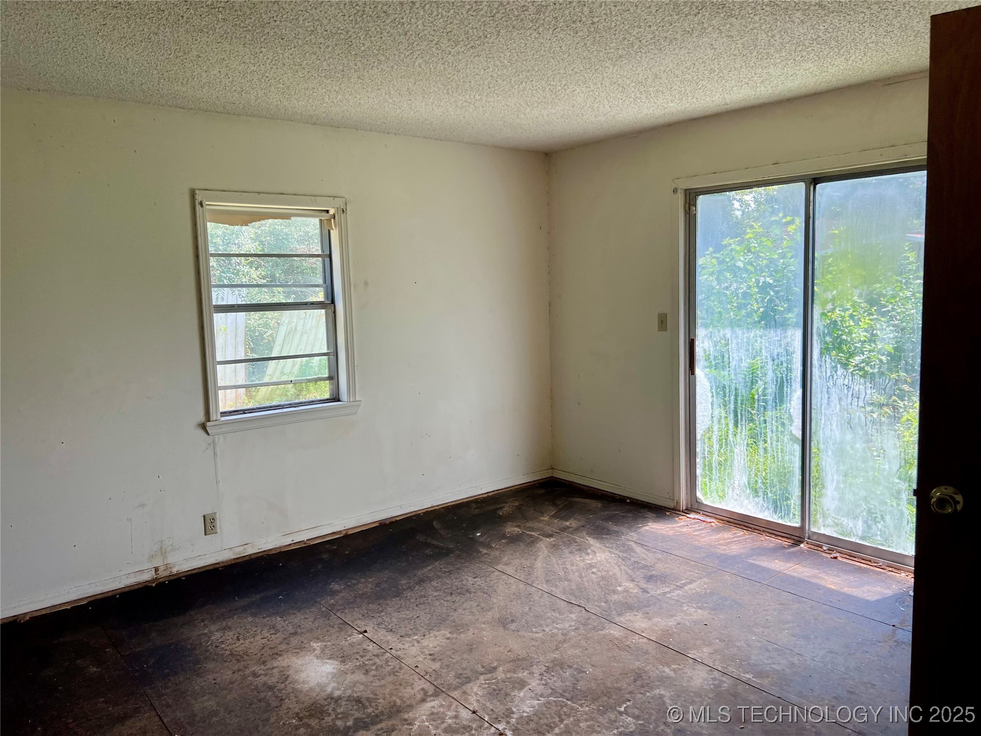 1636 E 4th Street Property Photo 10