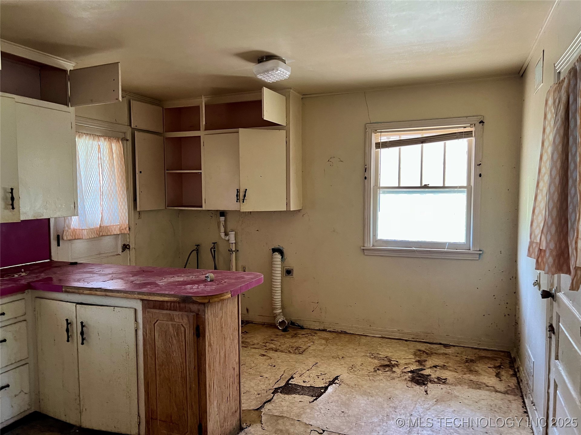 1636 E 4th Street Property Photo 14