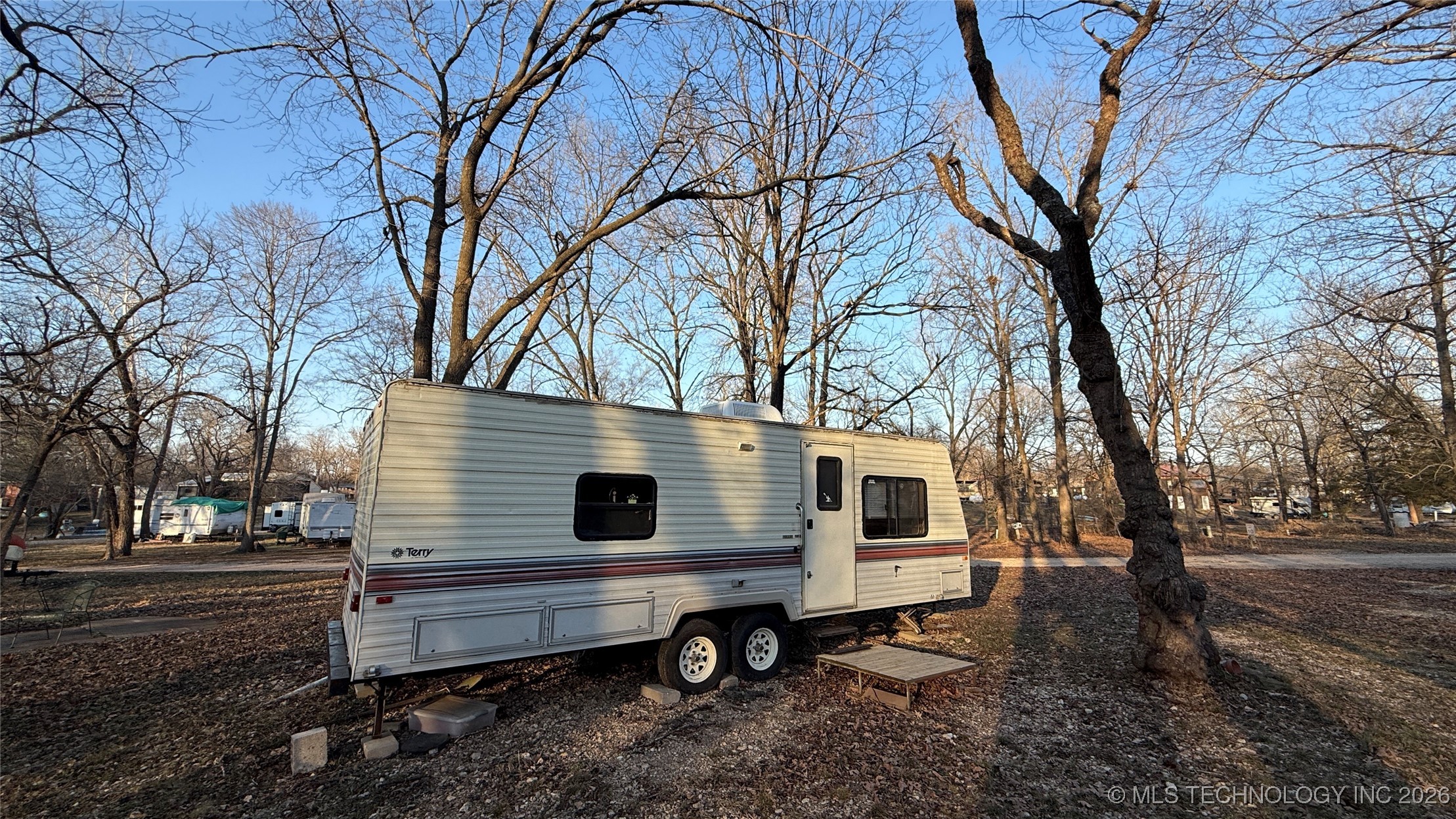 462430 Riverside Drive Property Photo 8