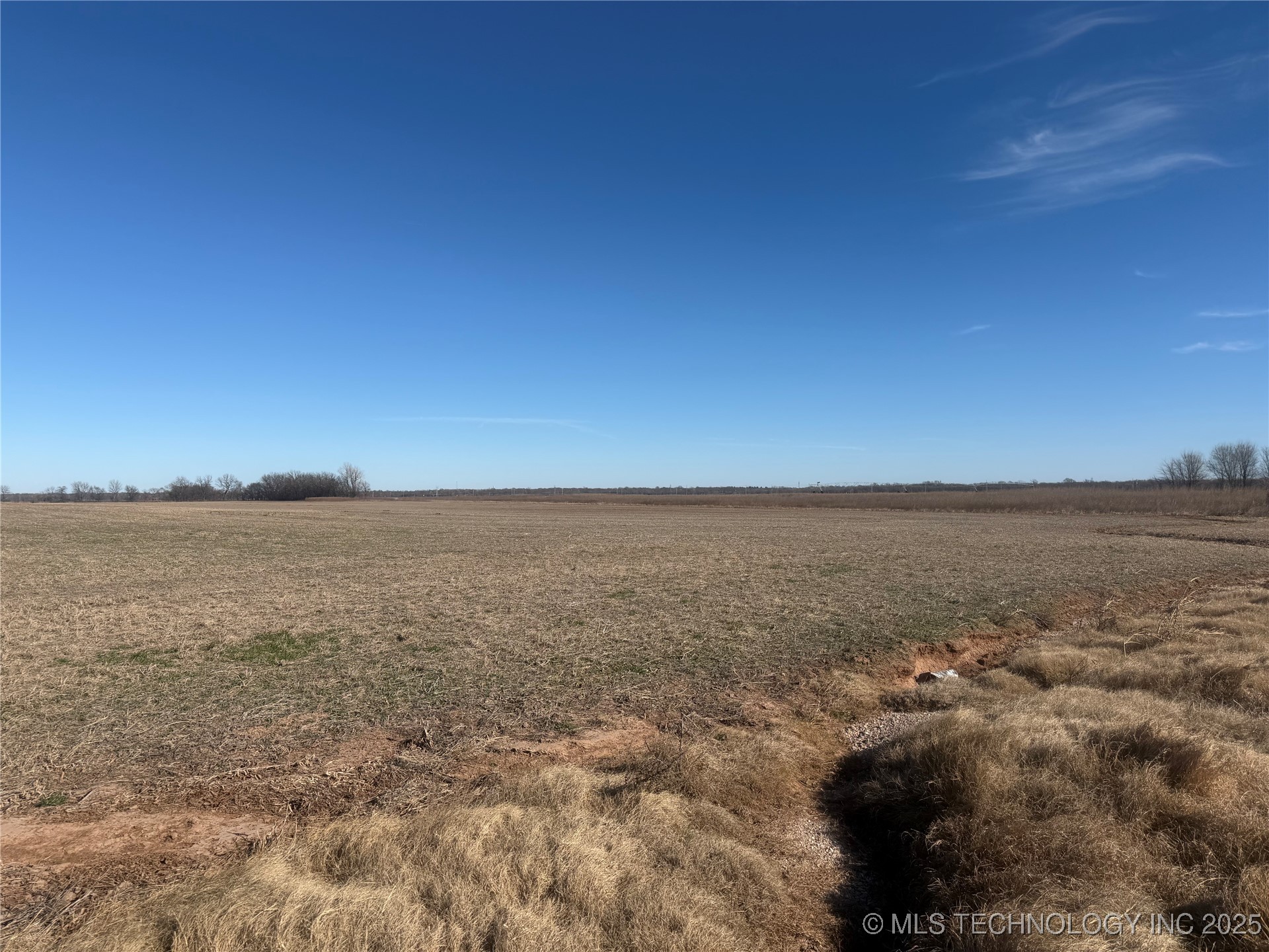 E 211th Street S Property Photo 3