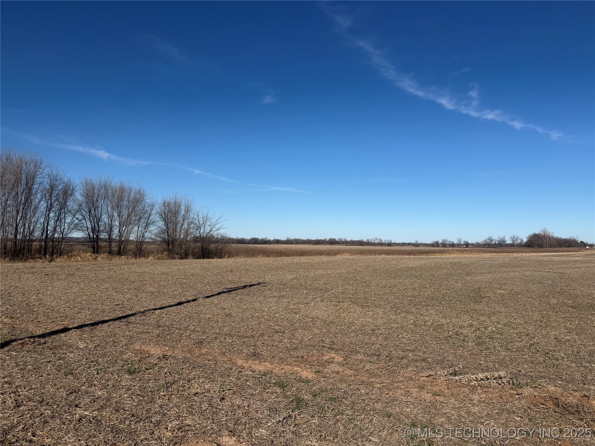 E 211th Street S Property Photo 4