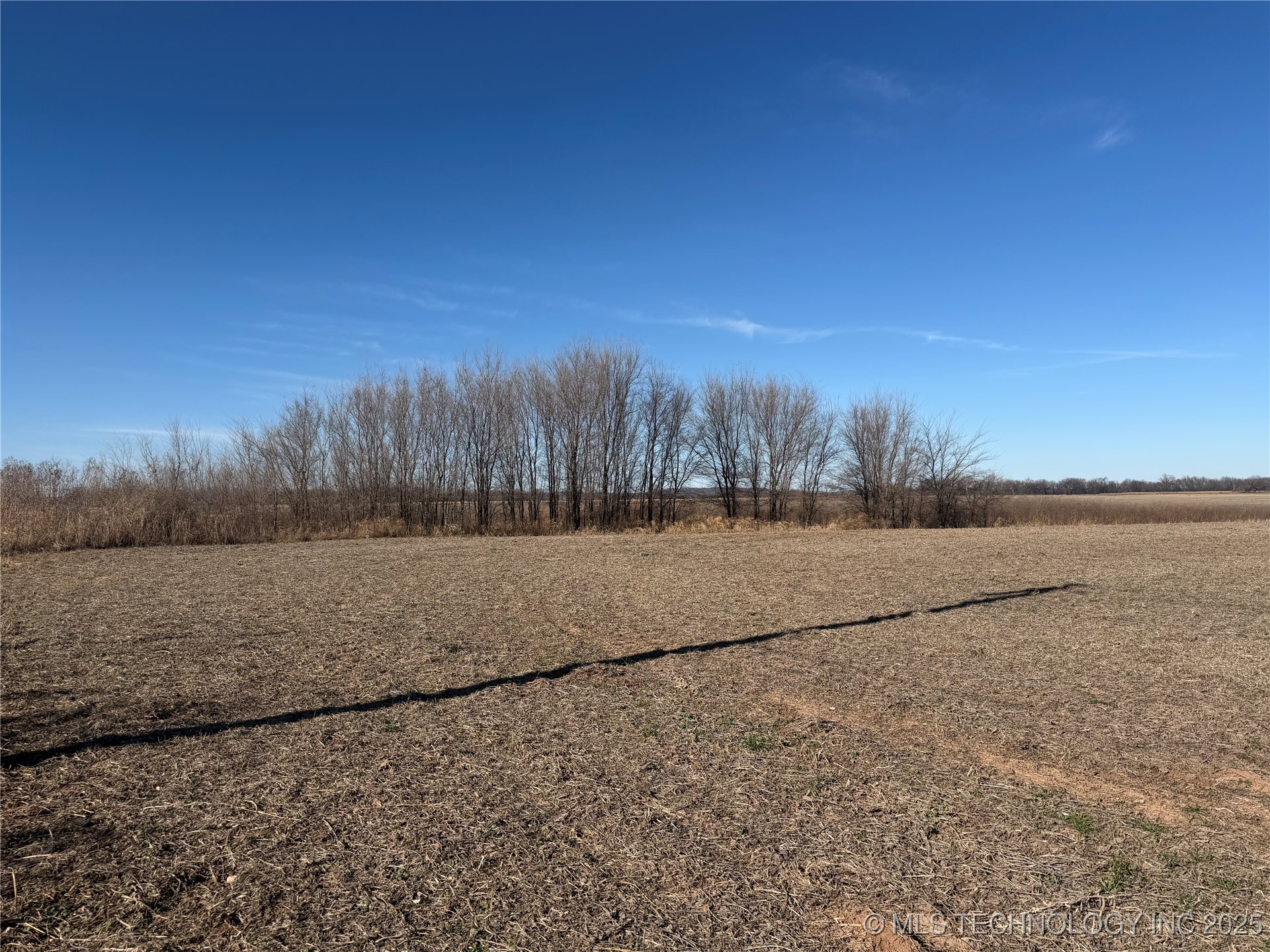 E 211th Street S Property Photo 6