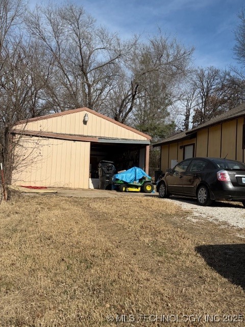 21403 E 410 Road Property Photo 6