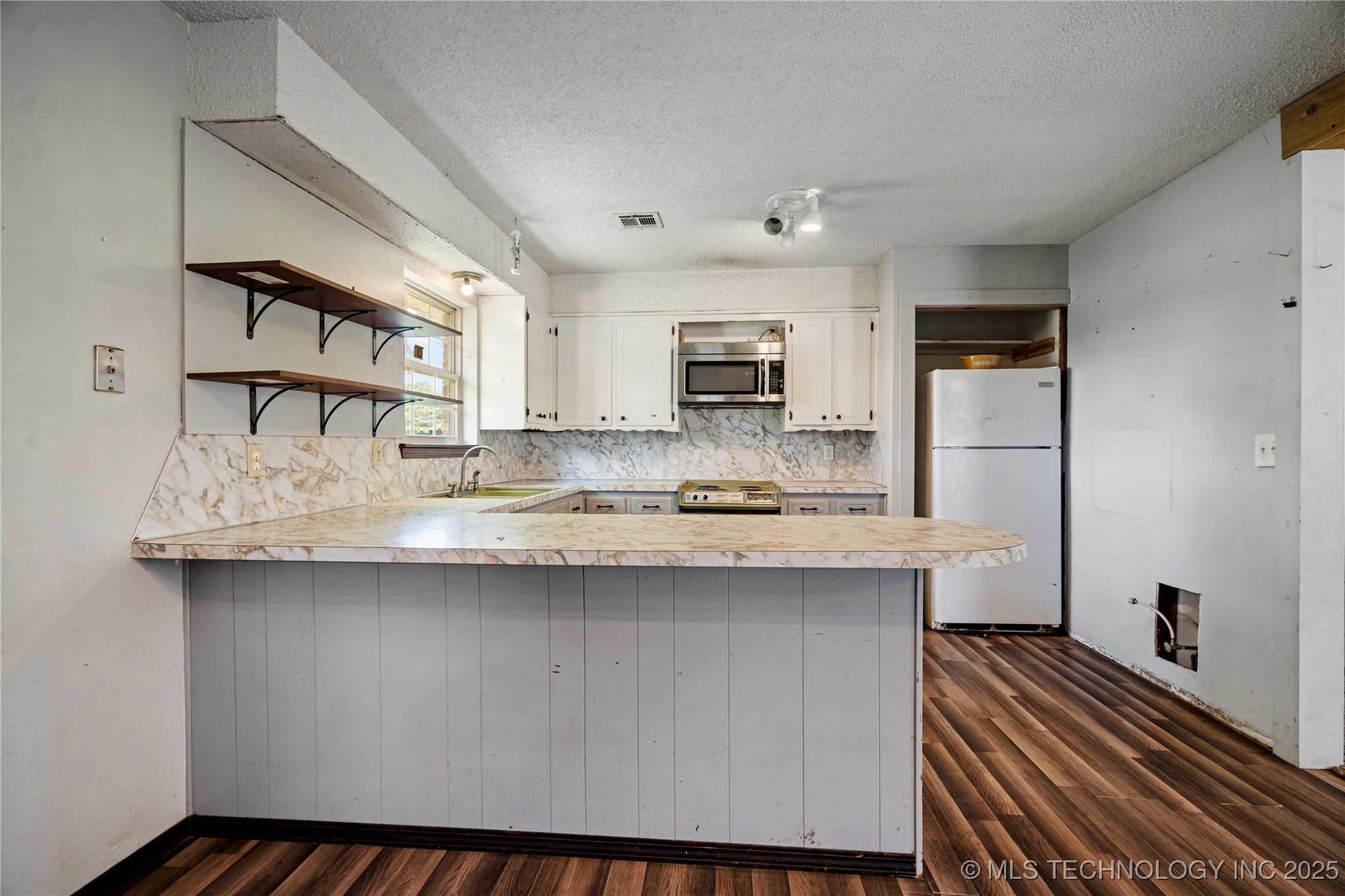 426670 1150 Road Property Photo 4