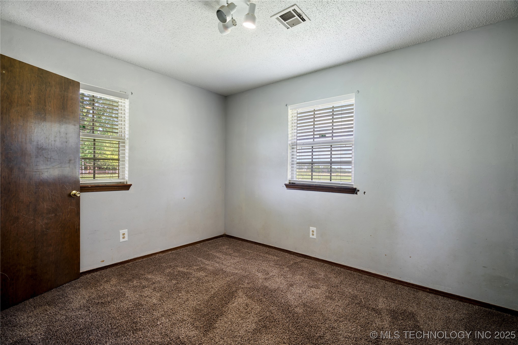 426670 1150 Road Property Photo 6