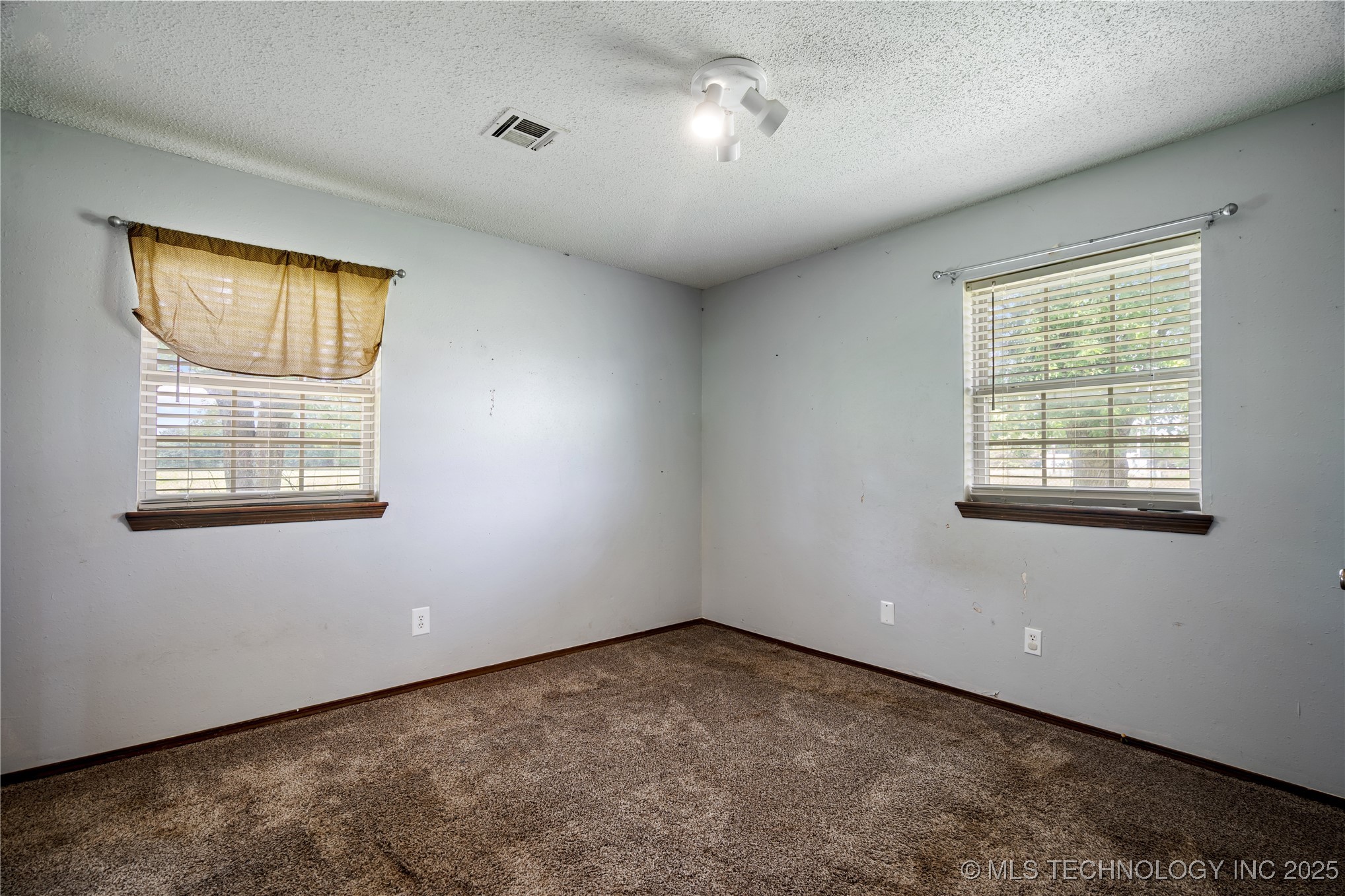 426670 1150 Road Property Photo 7
