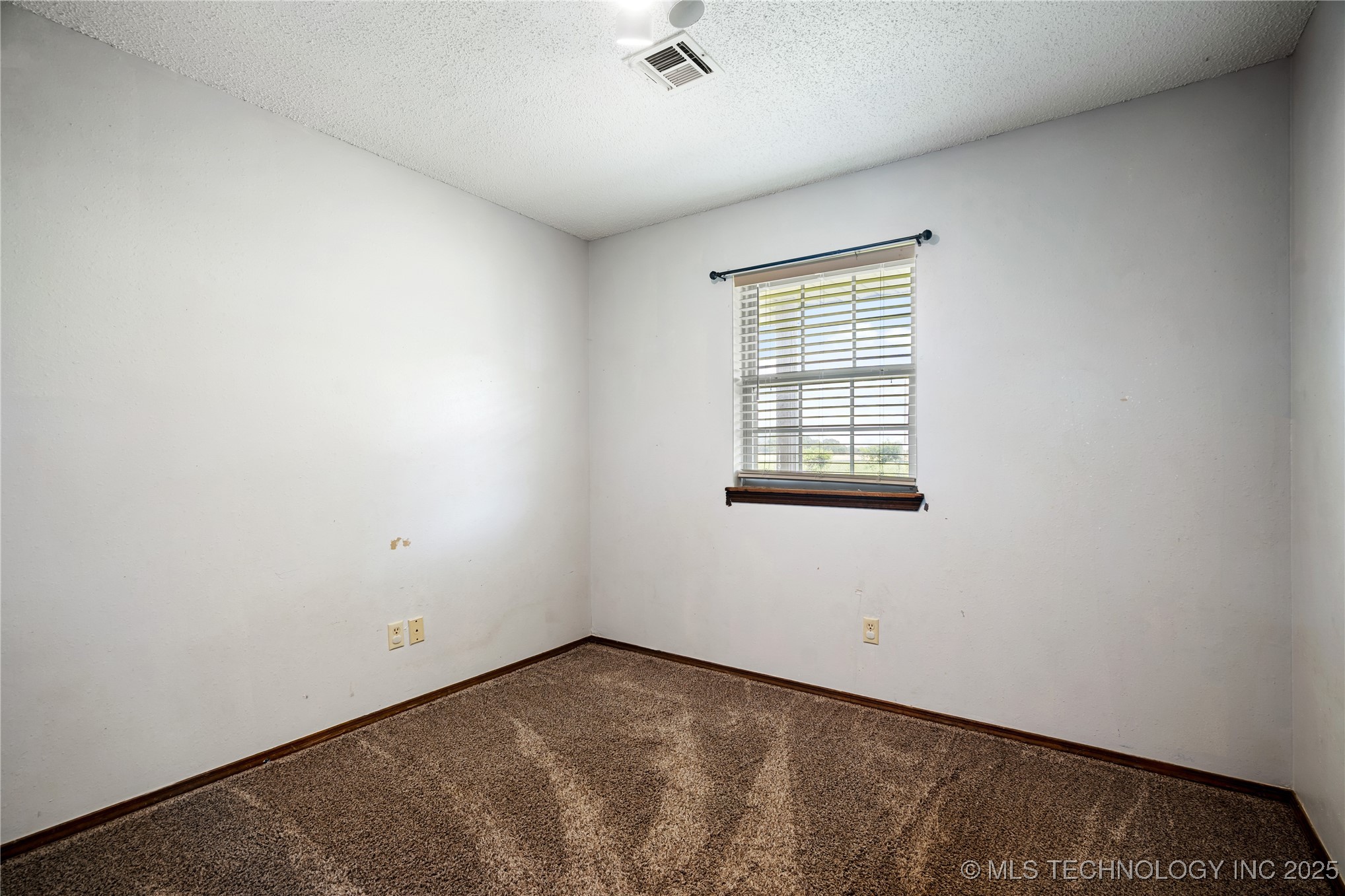 426670 1150 Road Property Photo 11