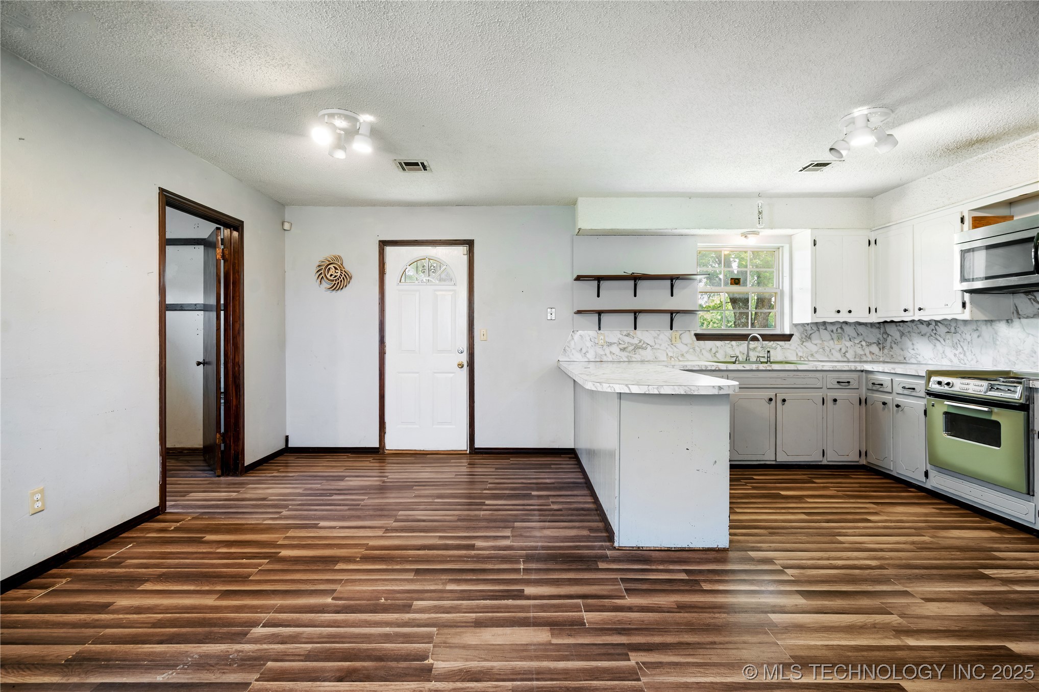 426670 1150 Road Property Photo 13