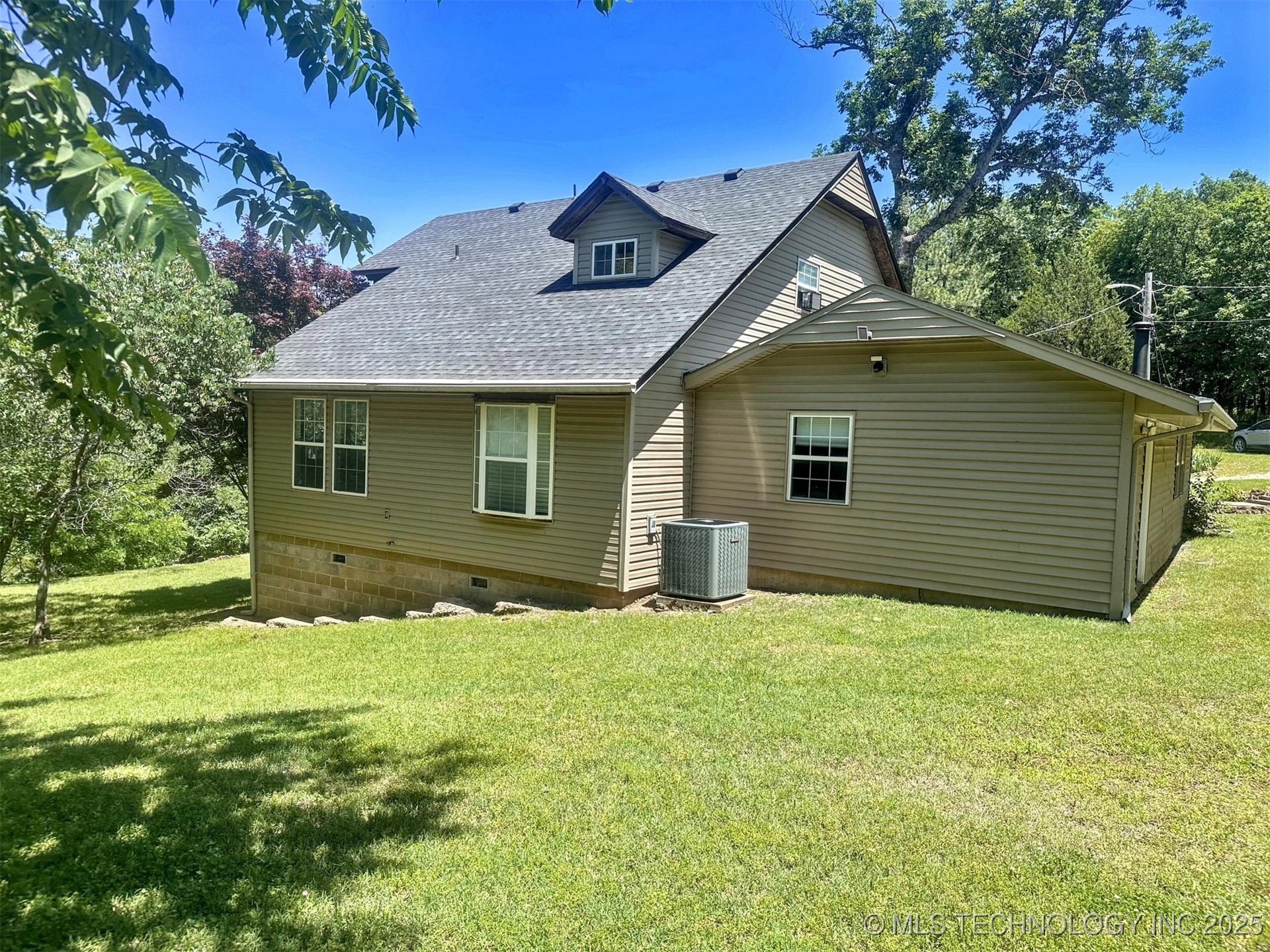 3293 W Southern Avenue Property Photo 2