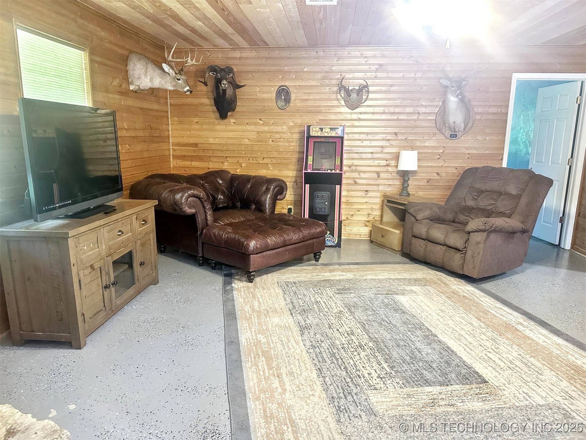 3293 W Southern Avenue Property Photo 16