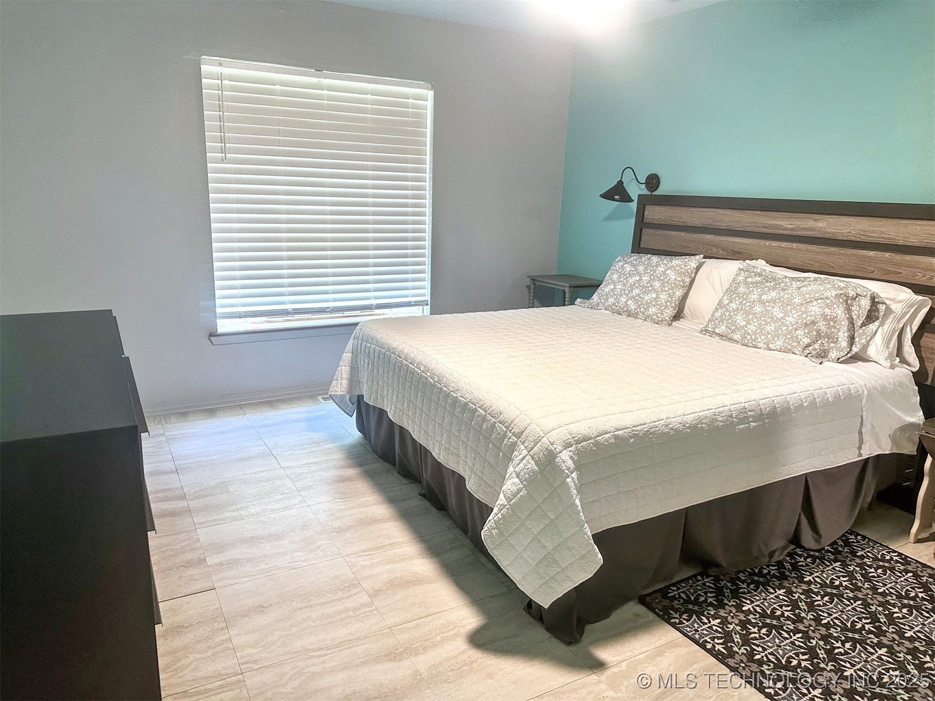 3293 W Southern Avenue Property Photo 26