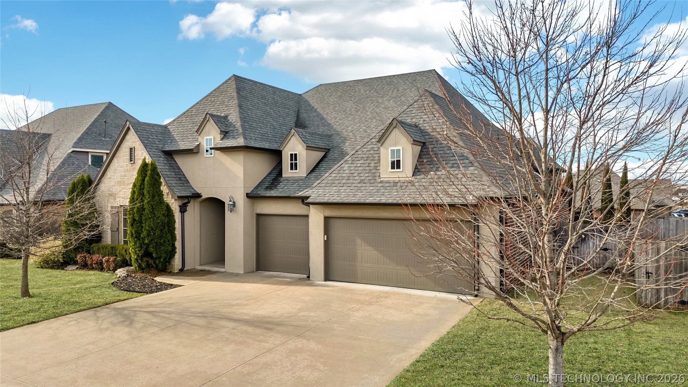 13006 S 2nd Street Property Photo 3