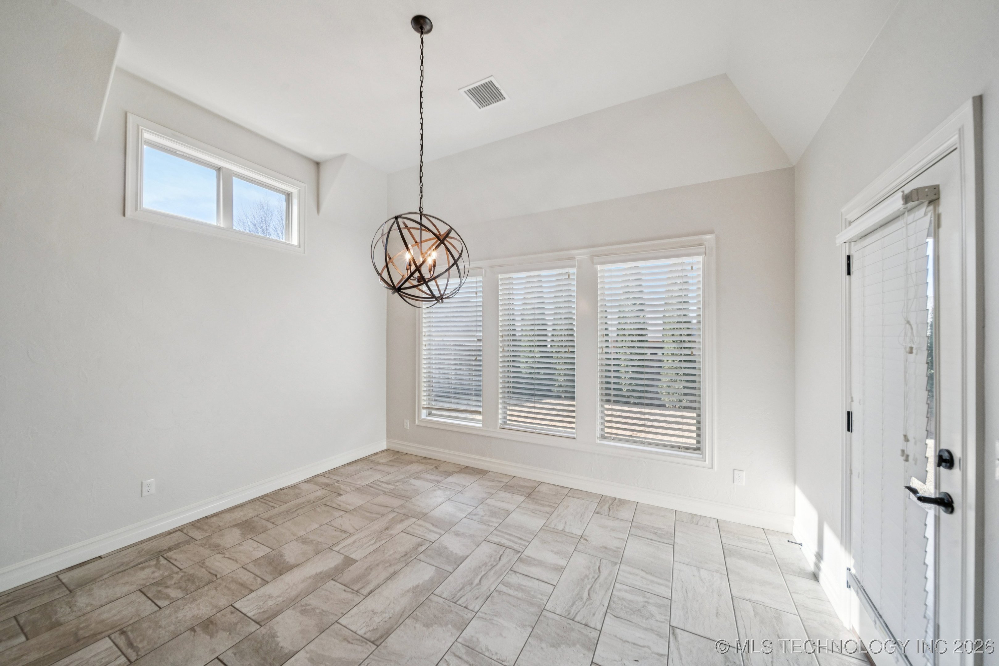 13006 S 2nd Street Property Photo 10