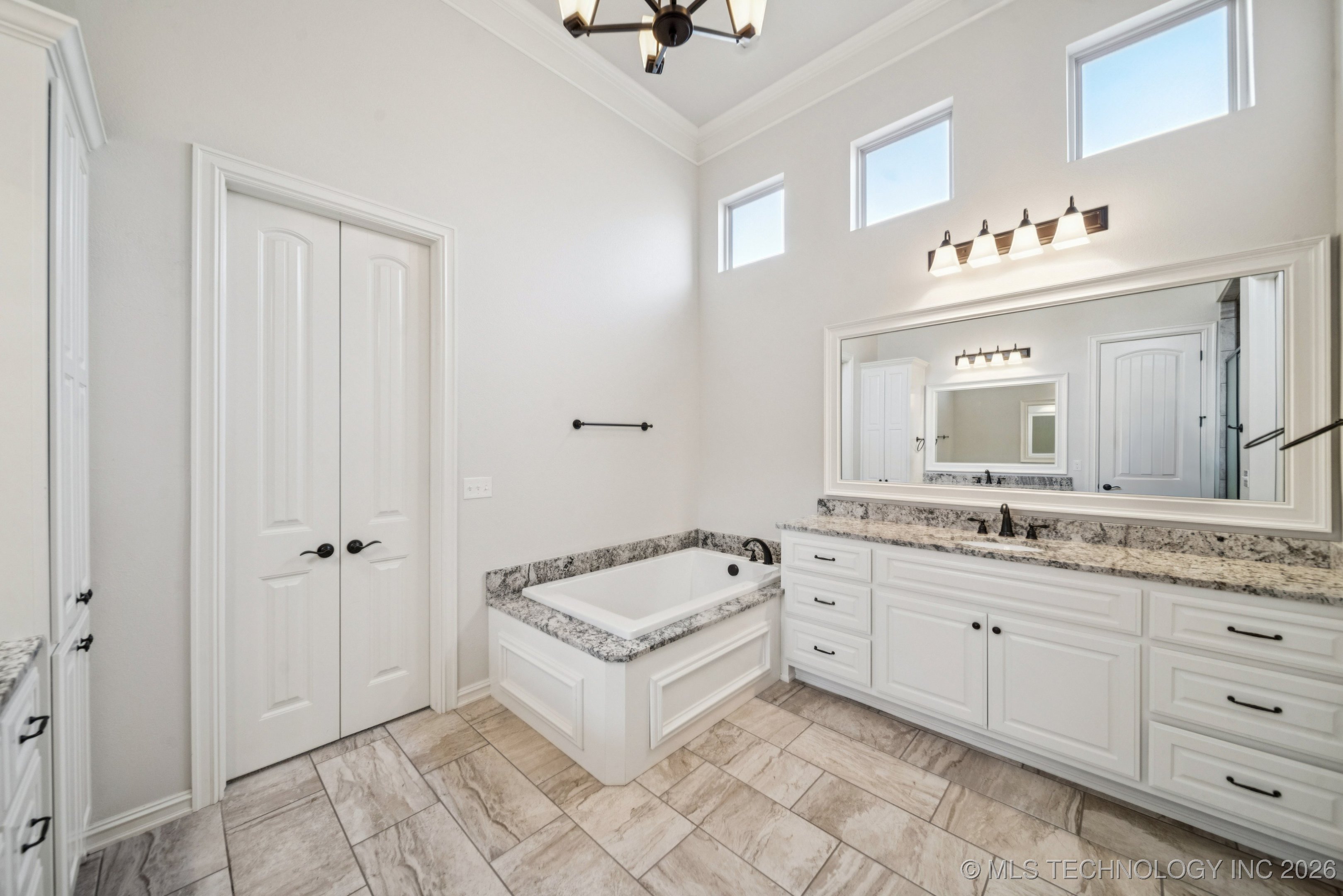 13006 S 2nd Street Property Photo 20