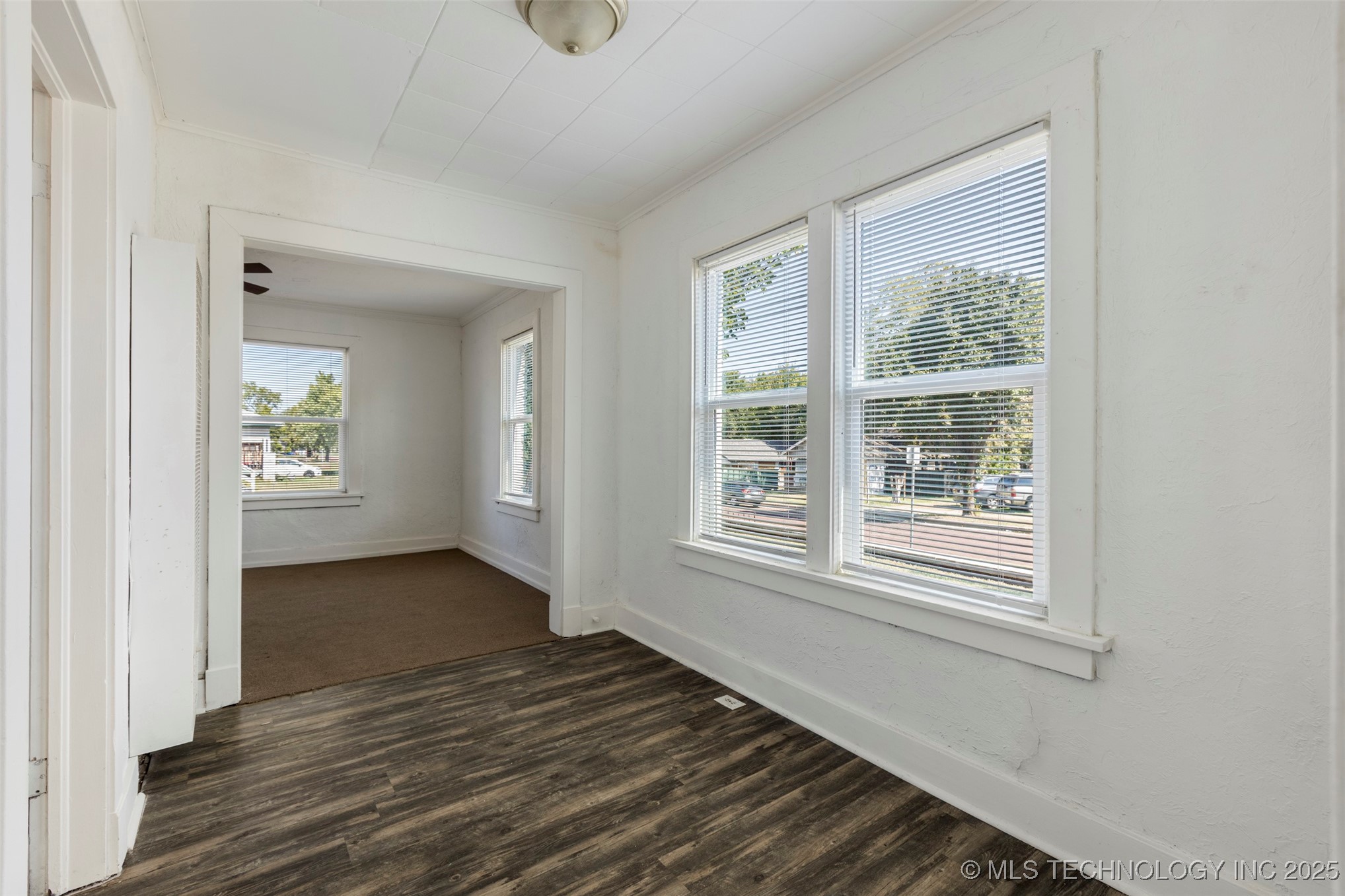 820 S 6th Property Photo 7