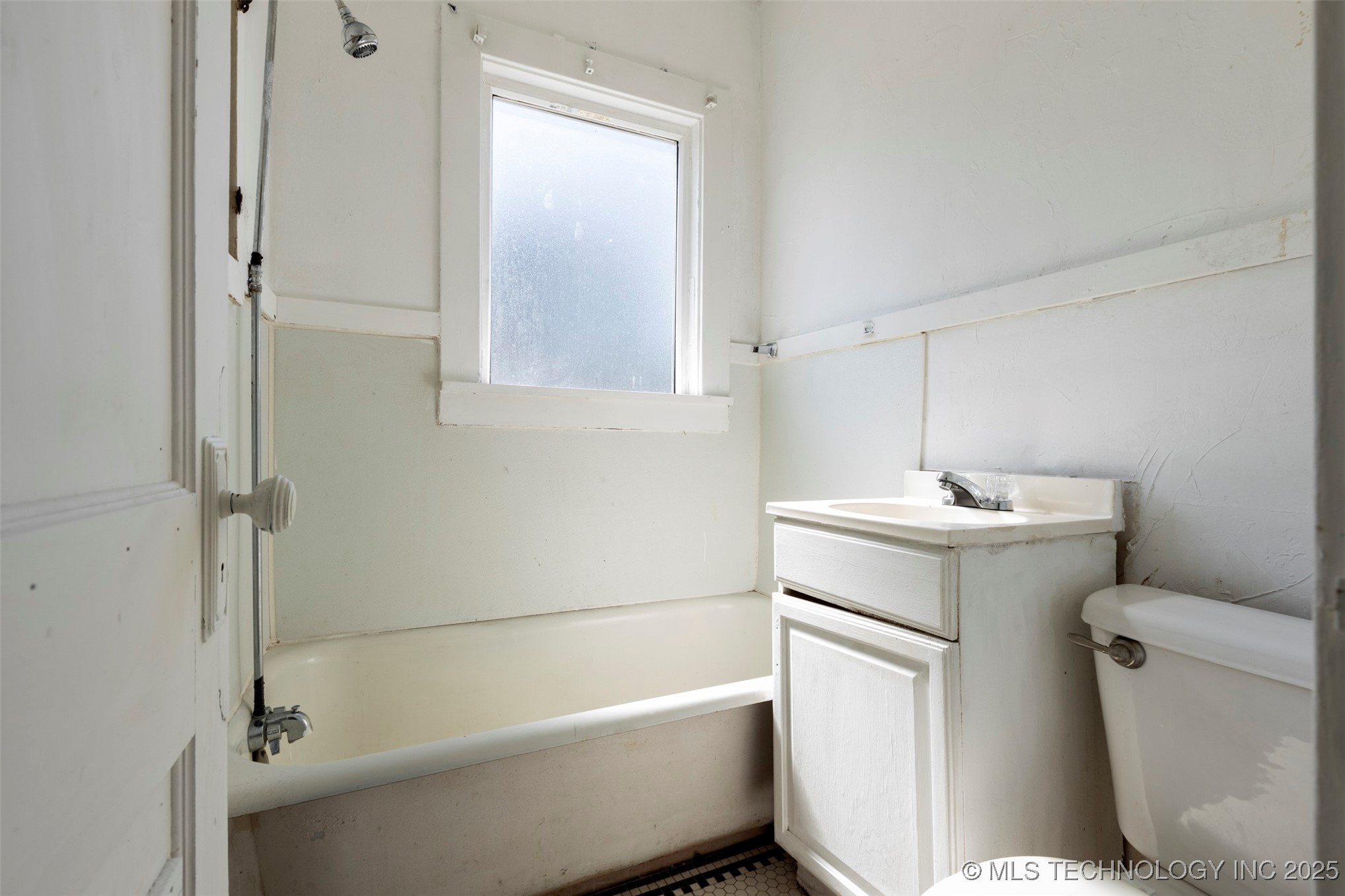 820 S 6th Property Photo 12