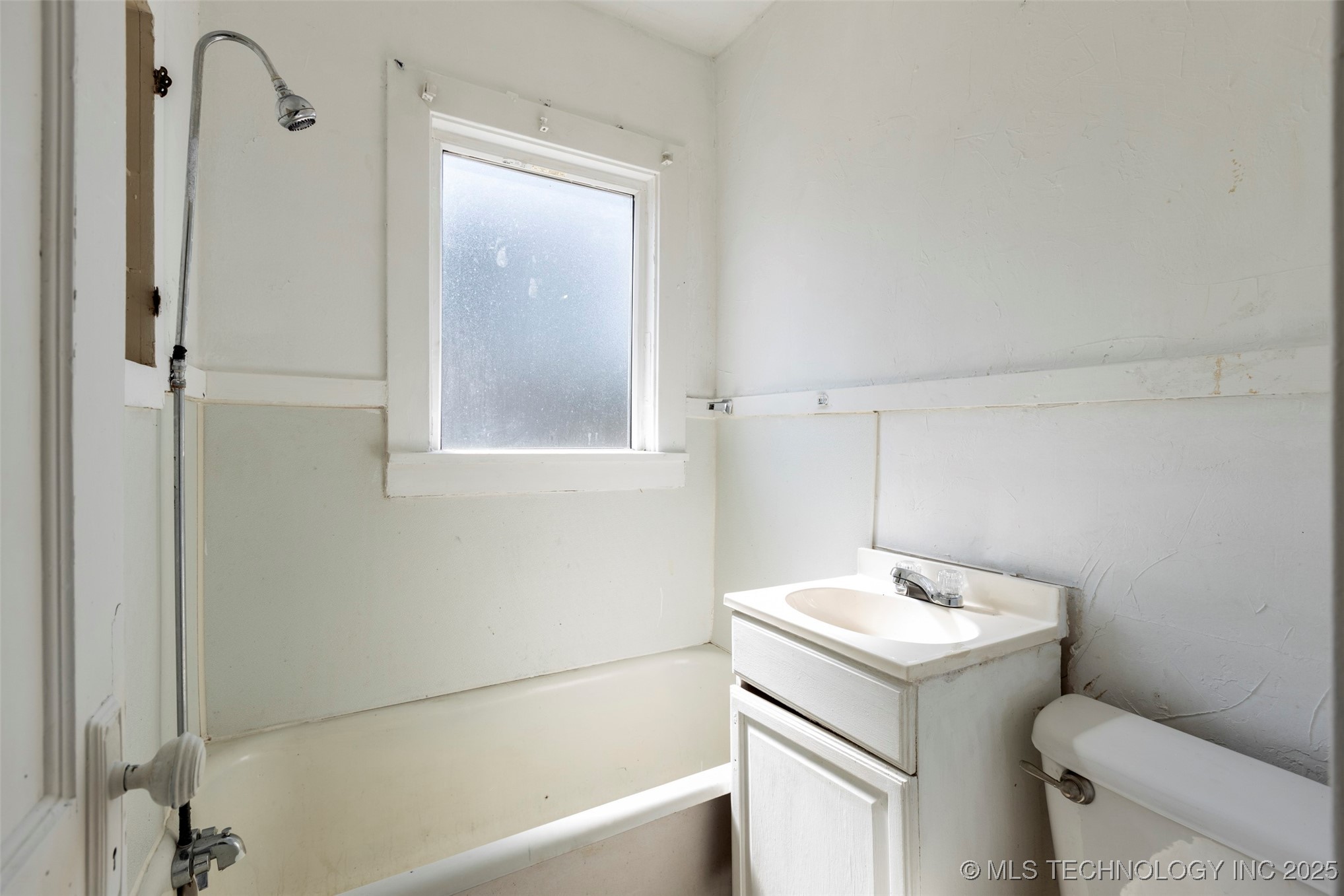 820 S 6th Property Photo 13