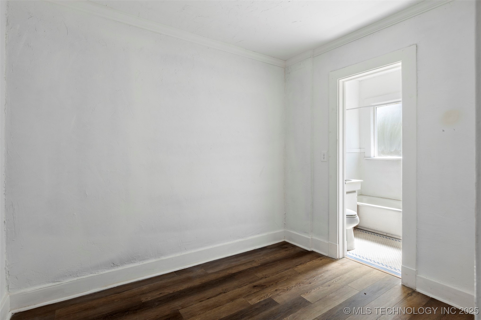 820 S 6th Property Photo 18