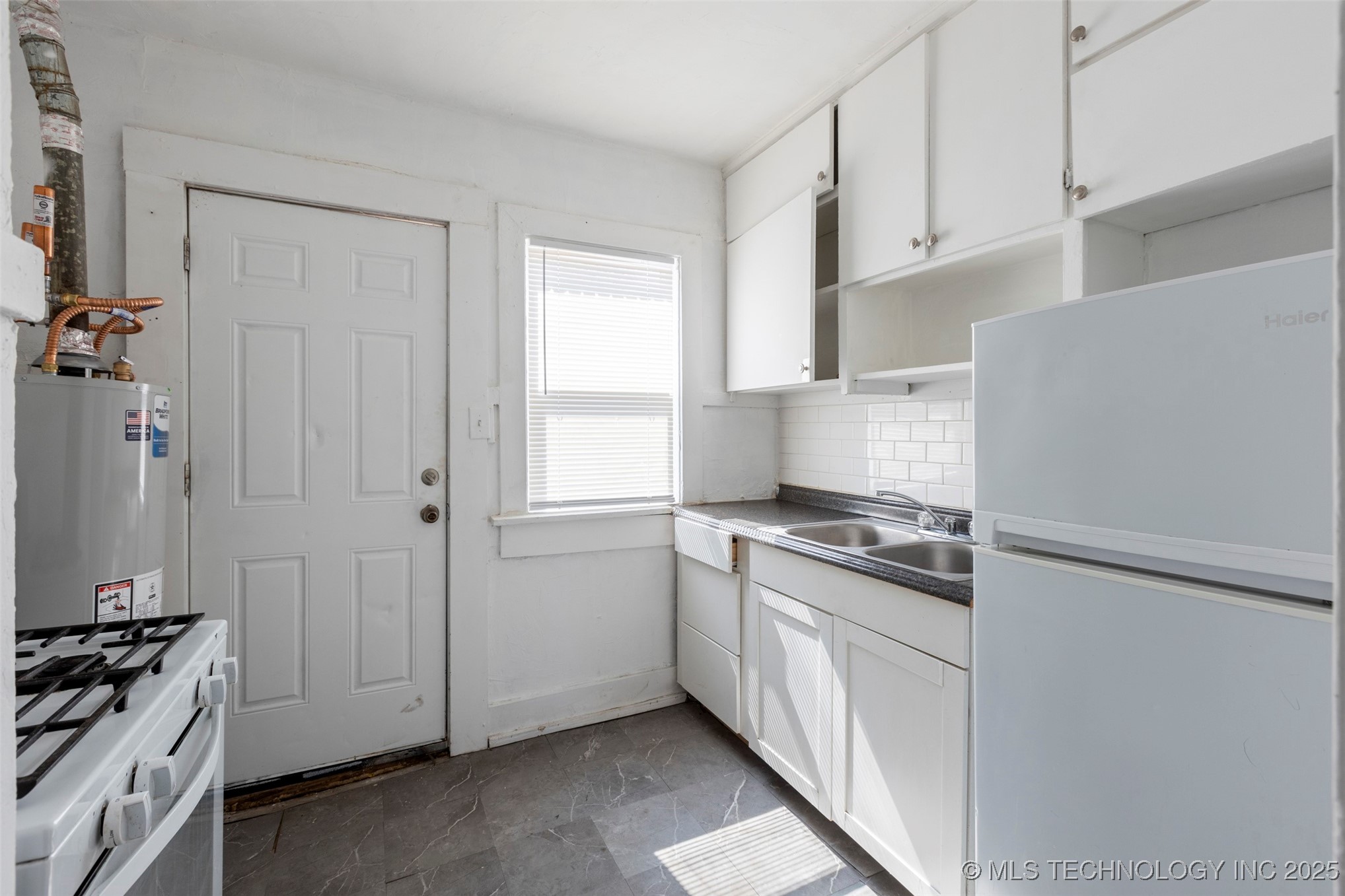 820 S 6th Property Photo 22