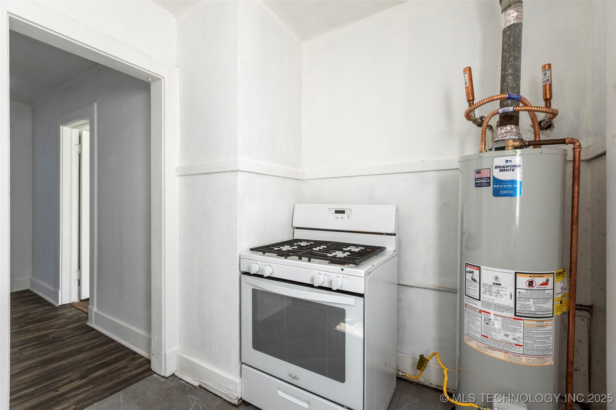 820 S 6th Property Photo 23