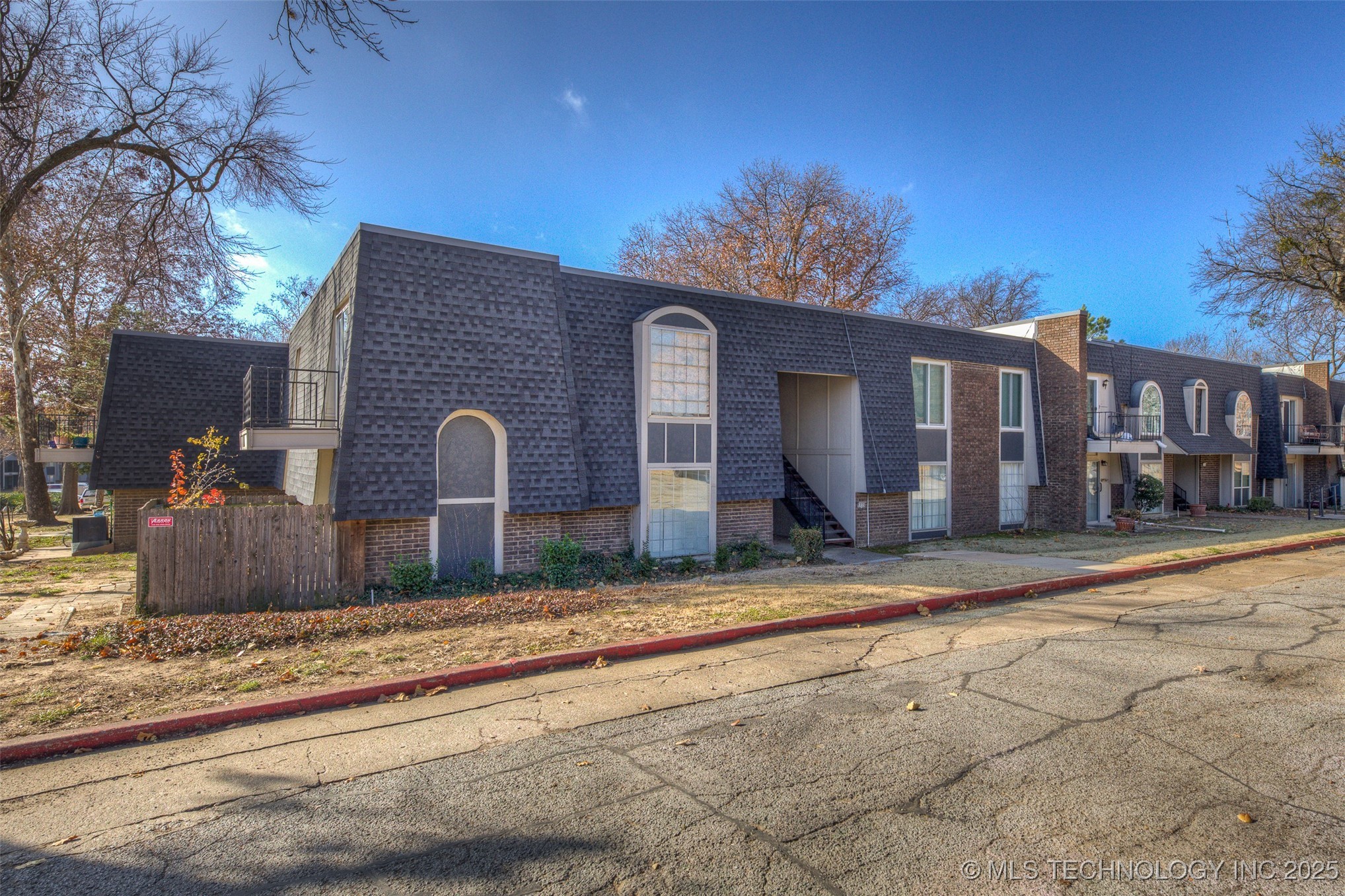 6806 S Toledo Avenue 405 Property Photo 1