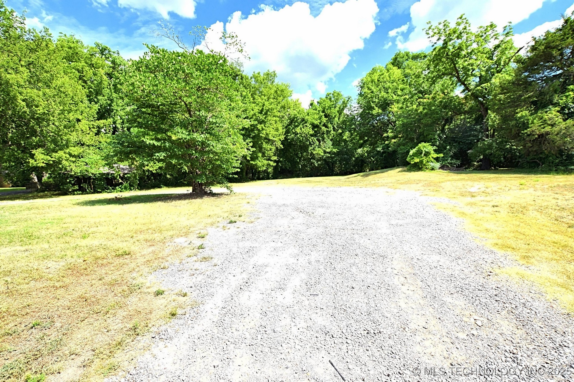 403 S Bluff Avenue Property Photo 4