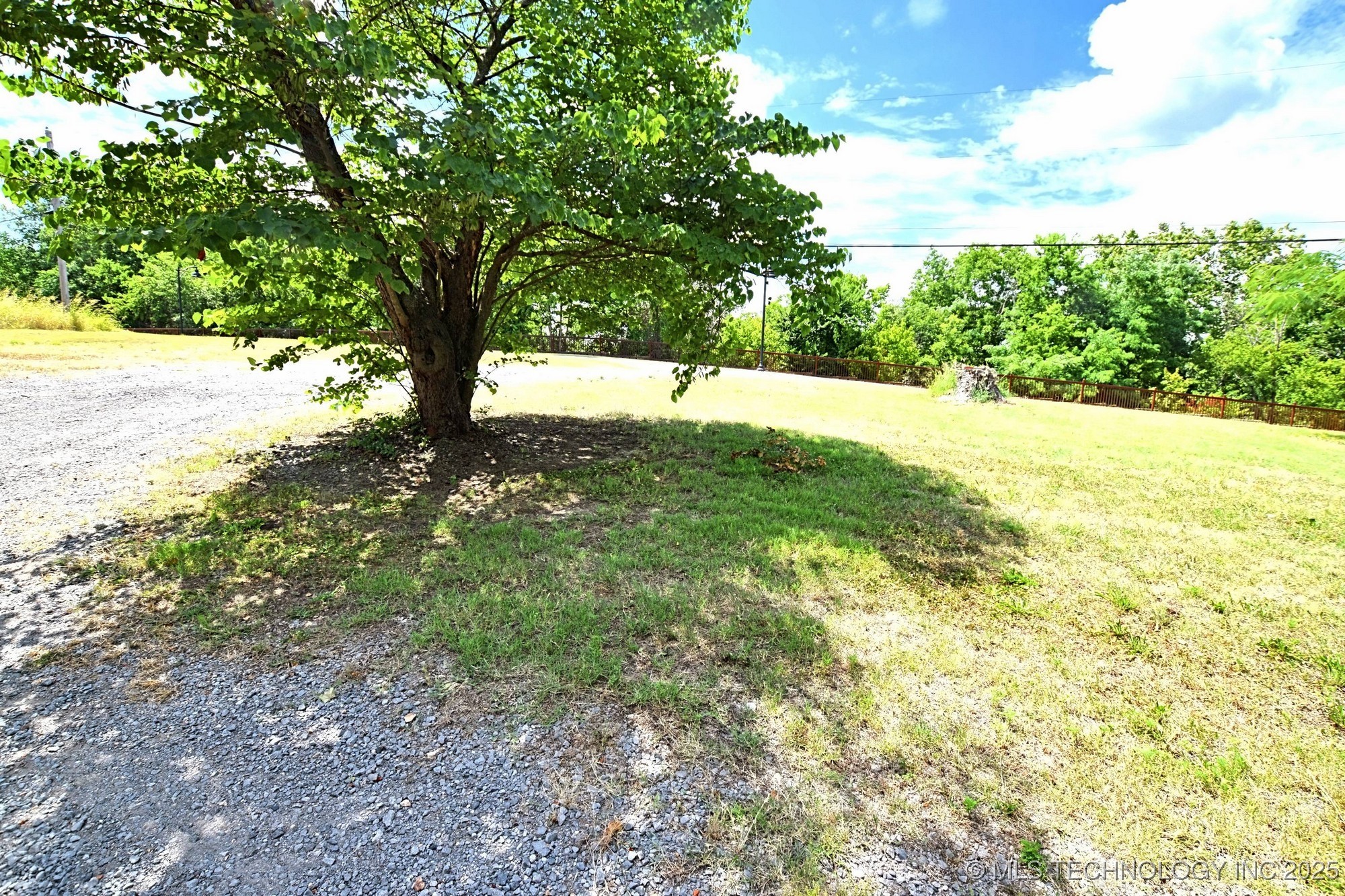 403 S Bluff Avenue Property Photo 7