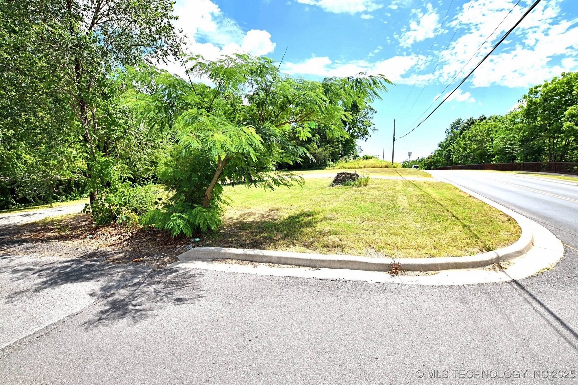 403 S Bluff Avenue Property Photo 9