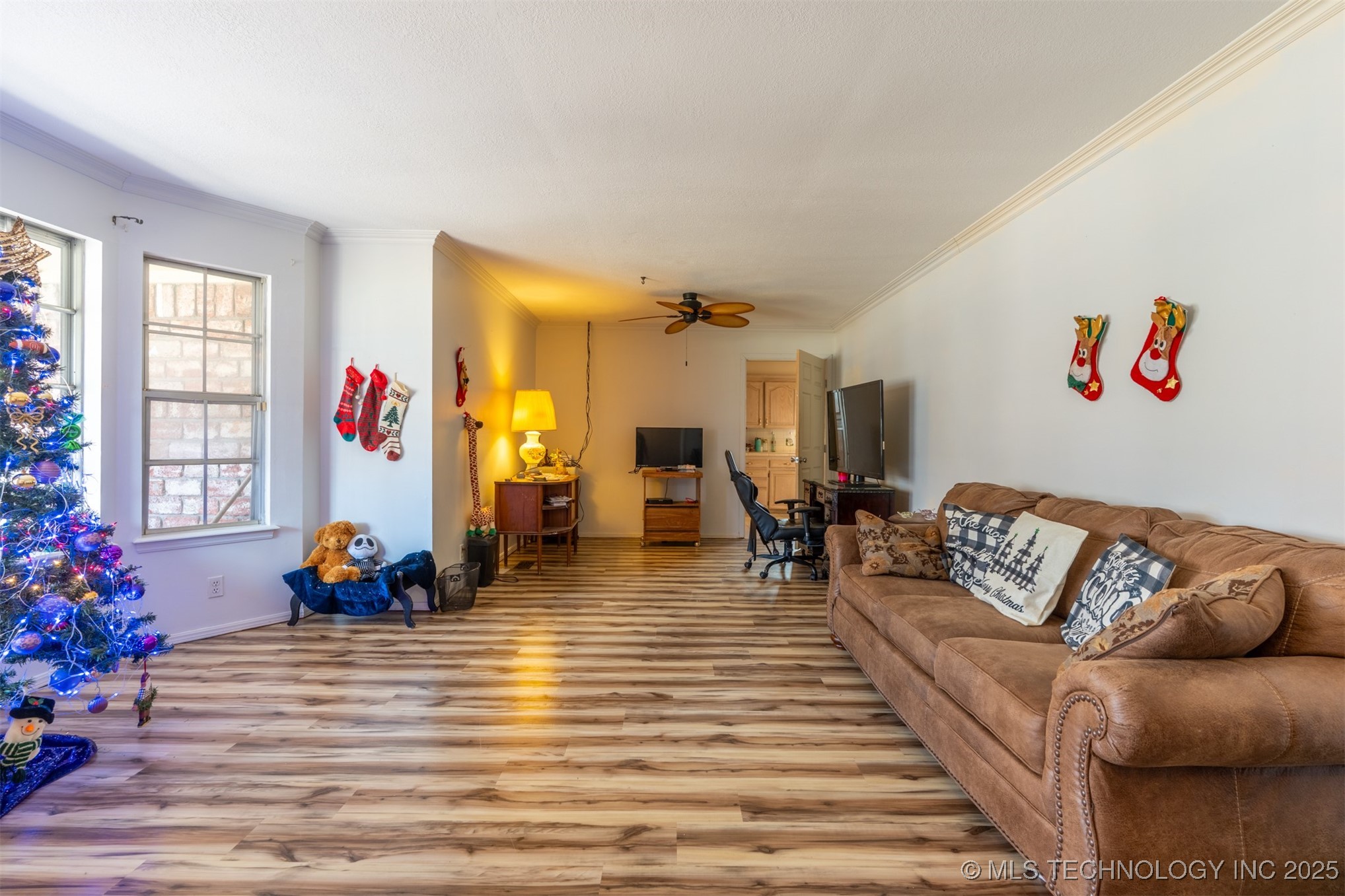 6915 S 77th East Avenue E Property Photo 5